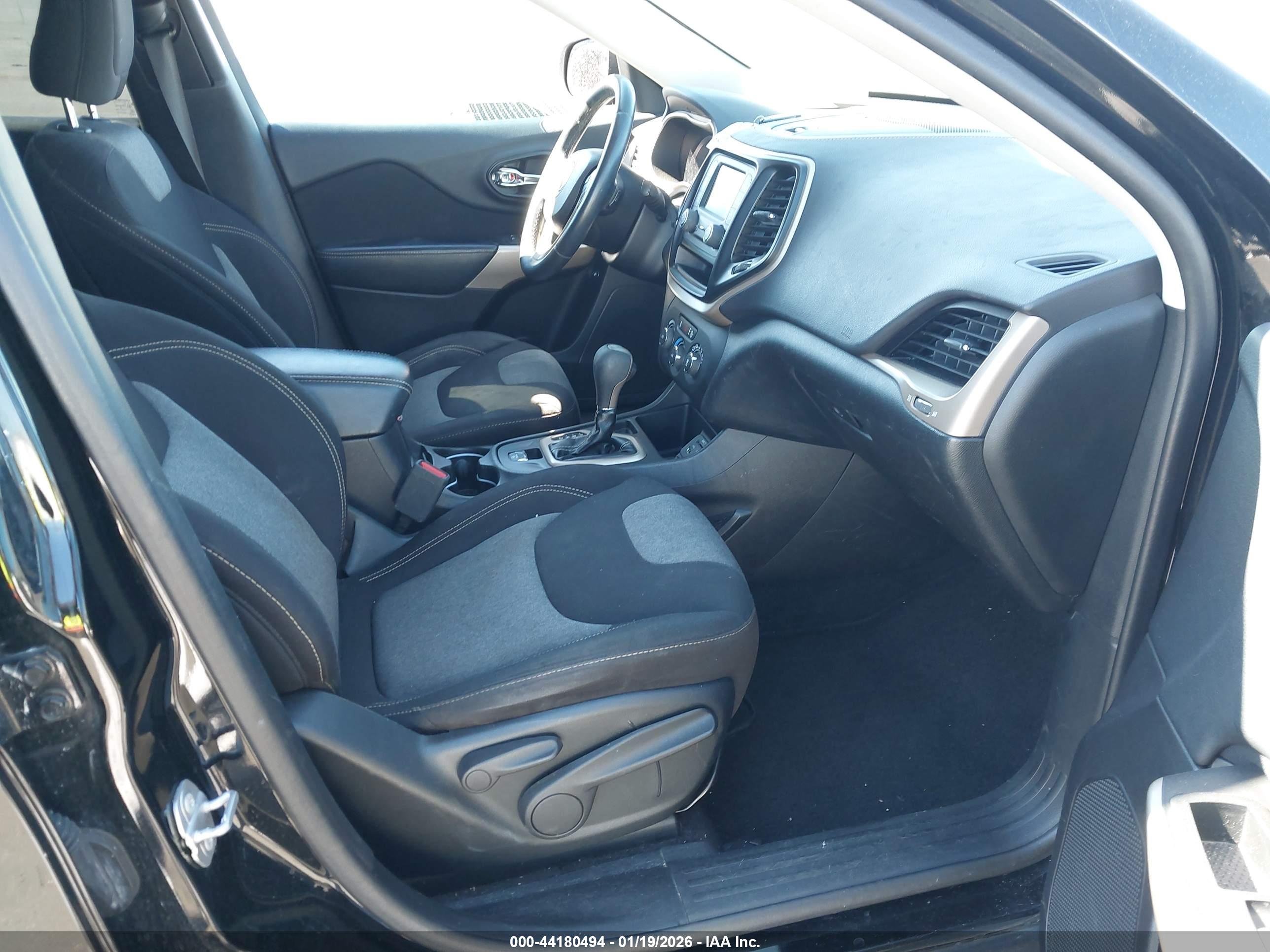 JEEP CHEROKEE image 5