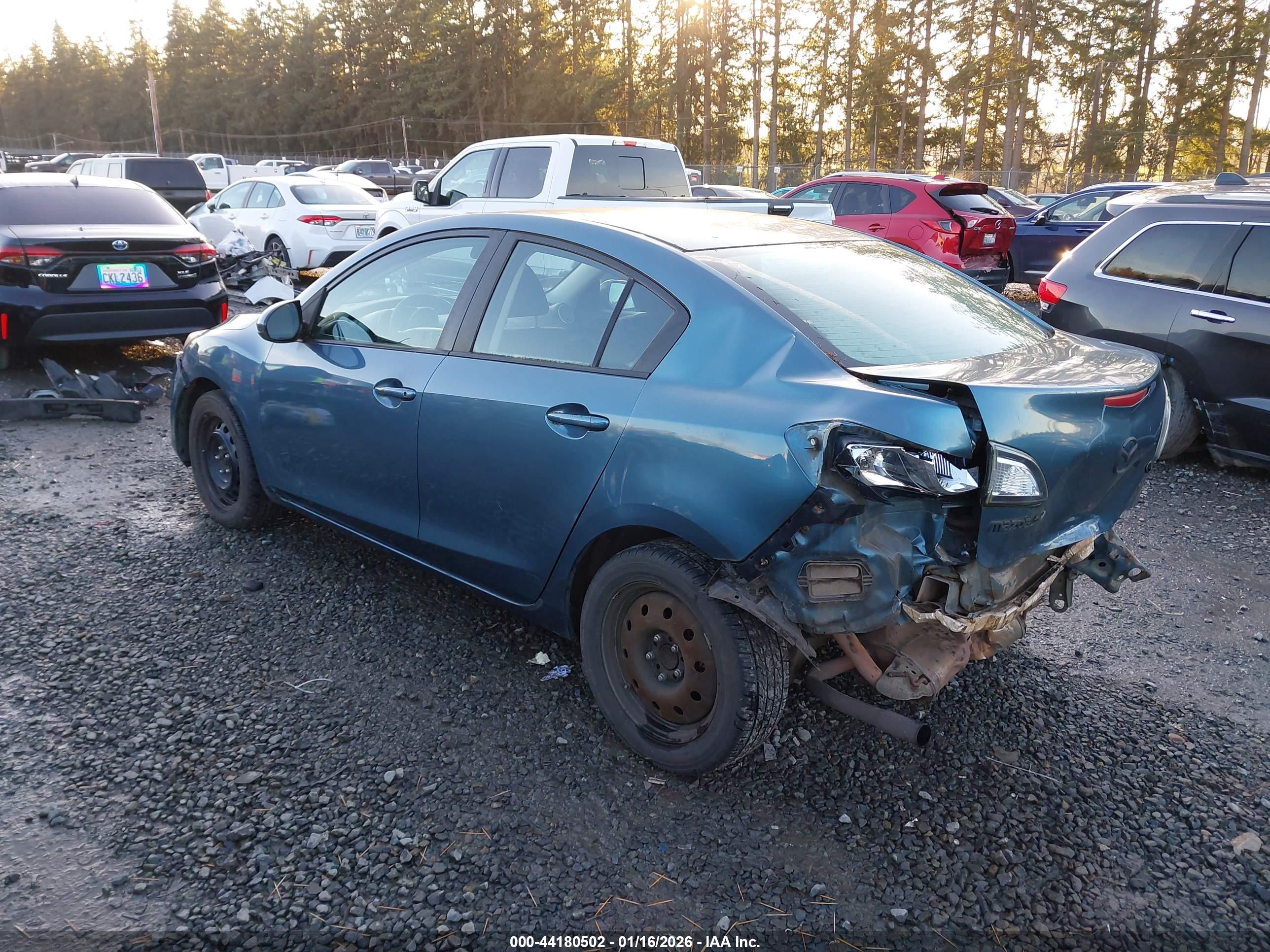 MAZDA MAZDA3 image 3