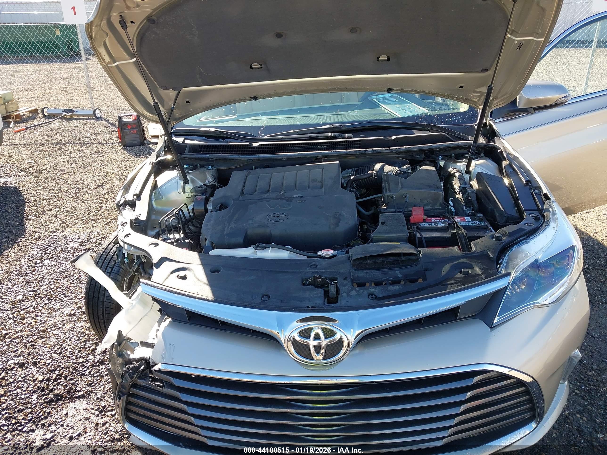TOYOTA AVALON image 10