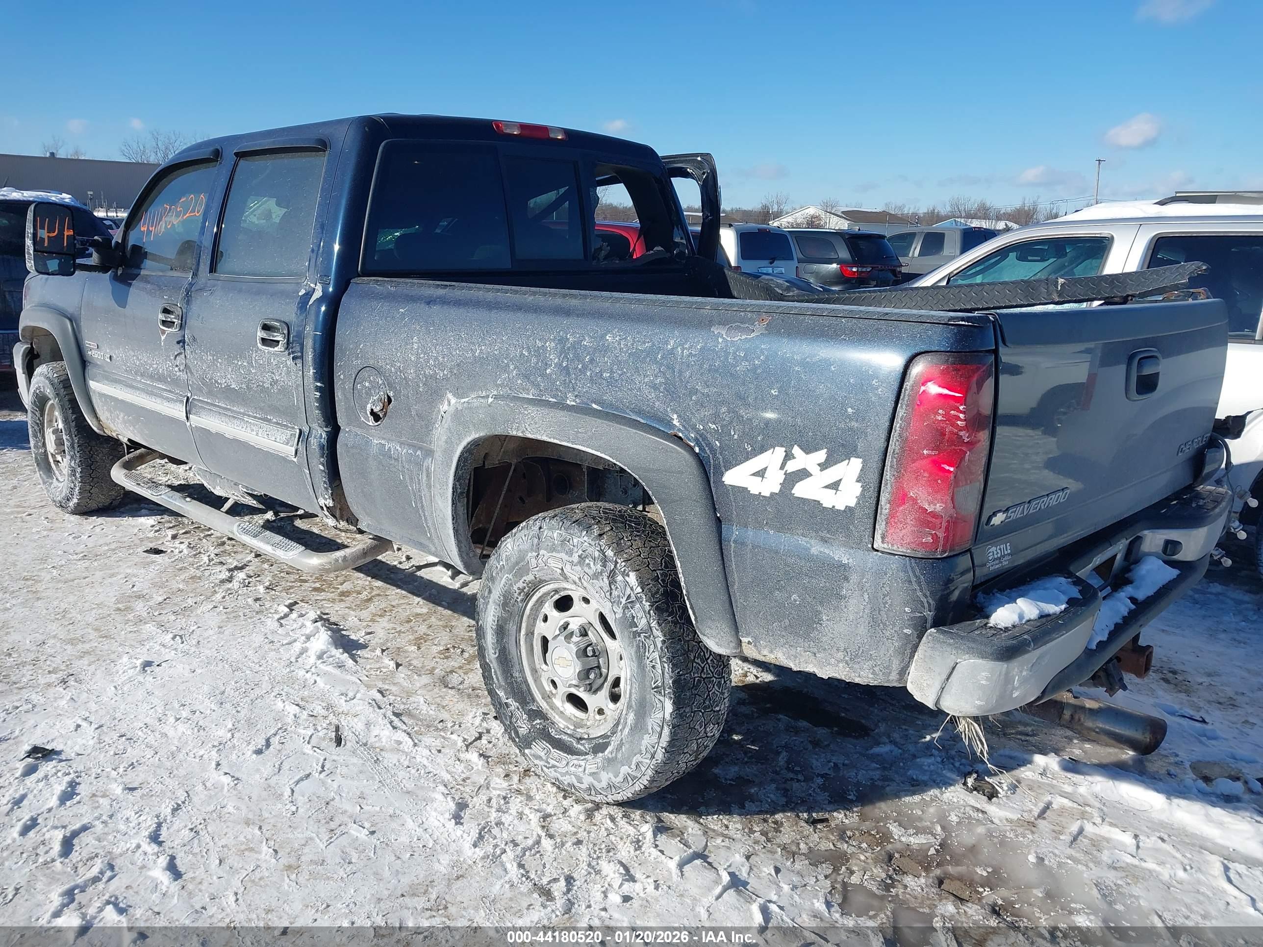 CHEVROLET SILVERADO image 3