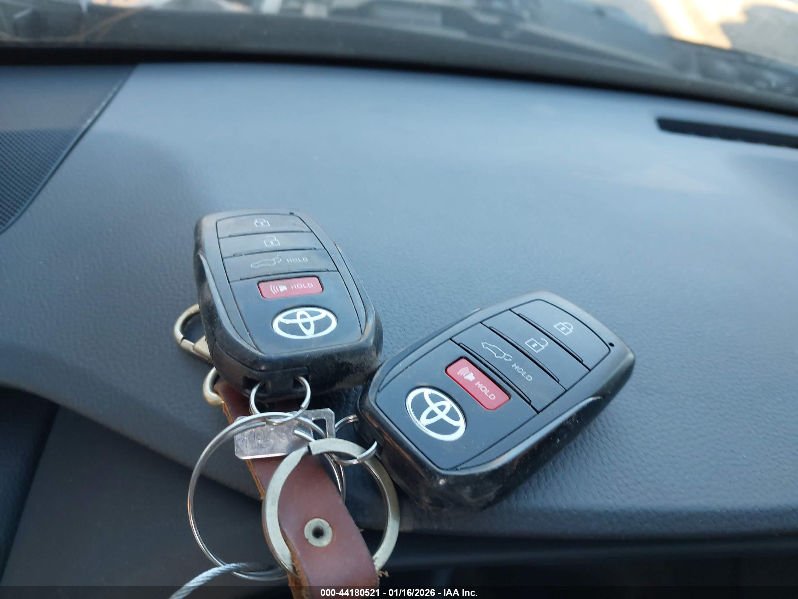 TOYOTA GRAND image 11