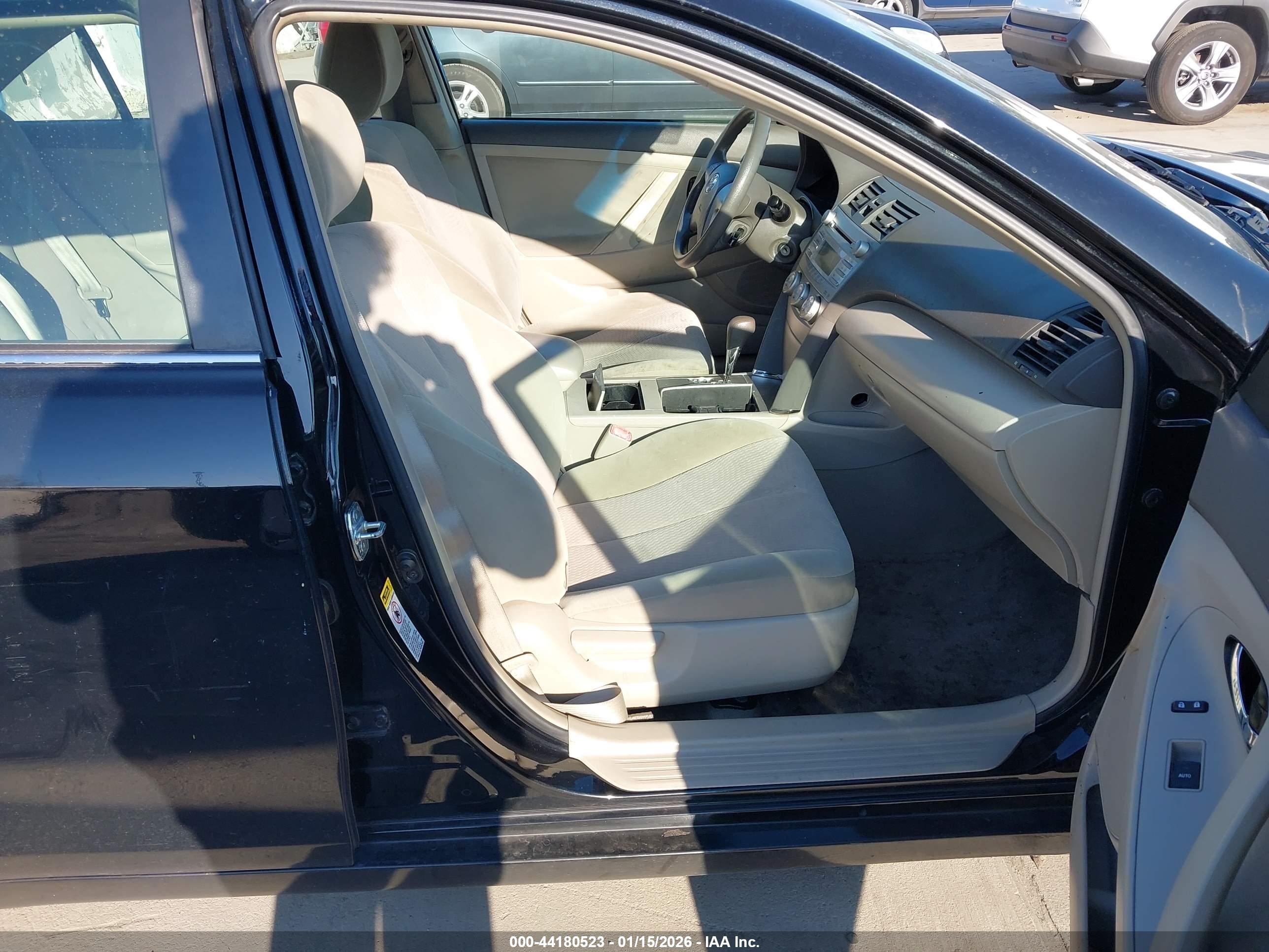 TOYOTA CAMRY image 5