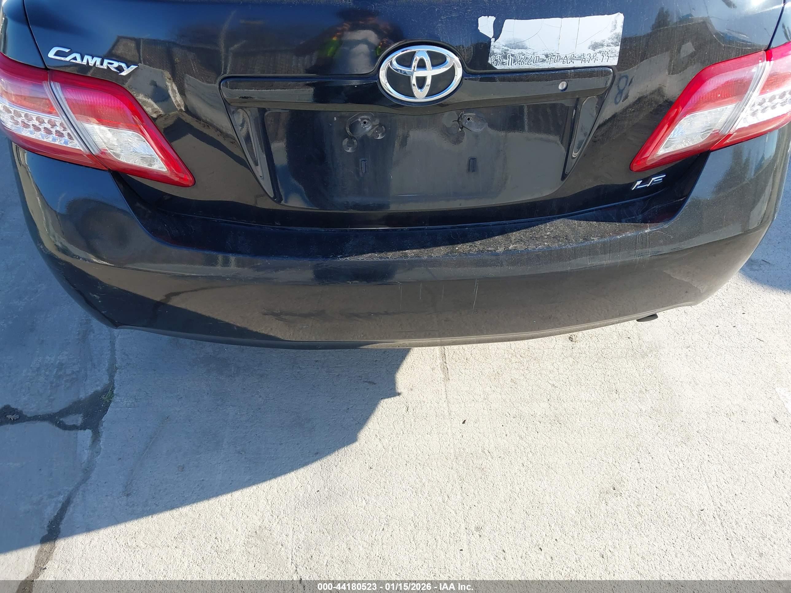 TOYOTA CAMRY image 6