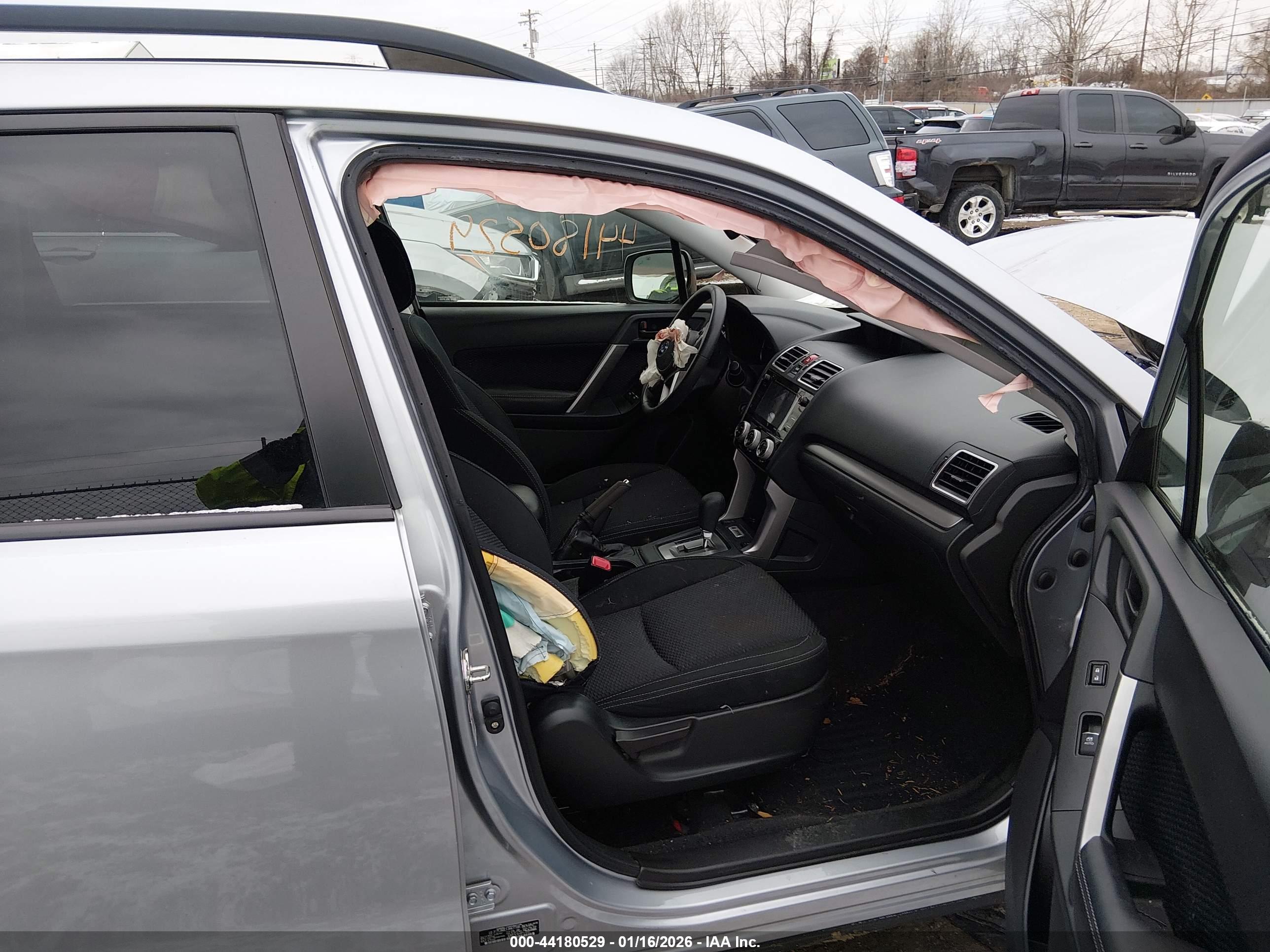 SUBARU FORESTER image 5