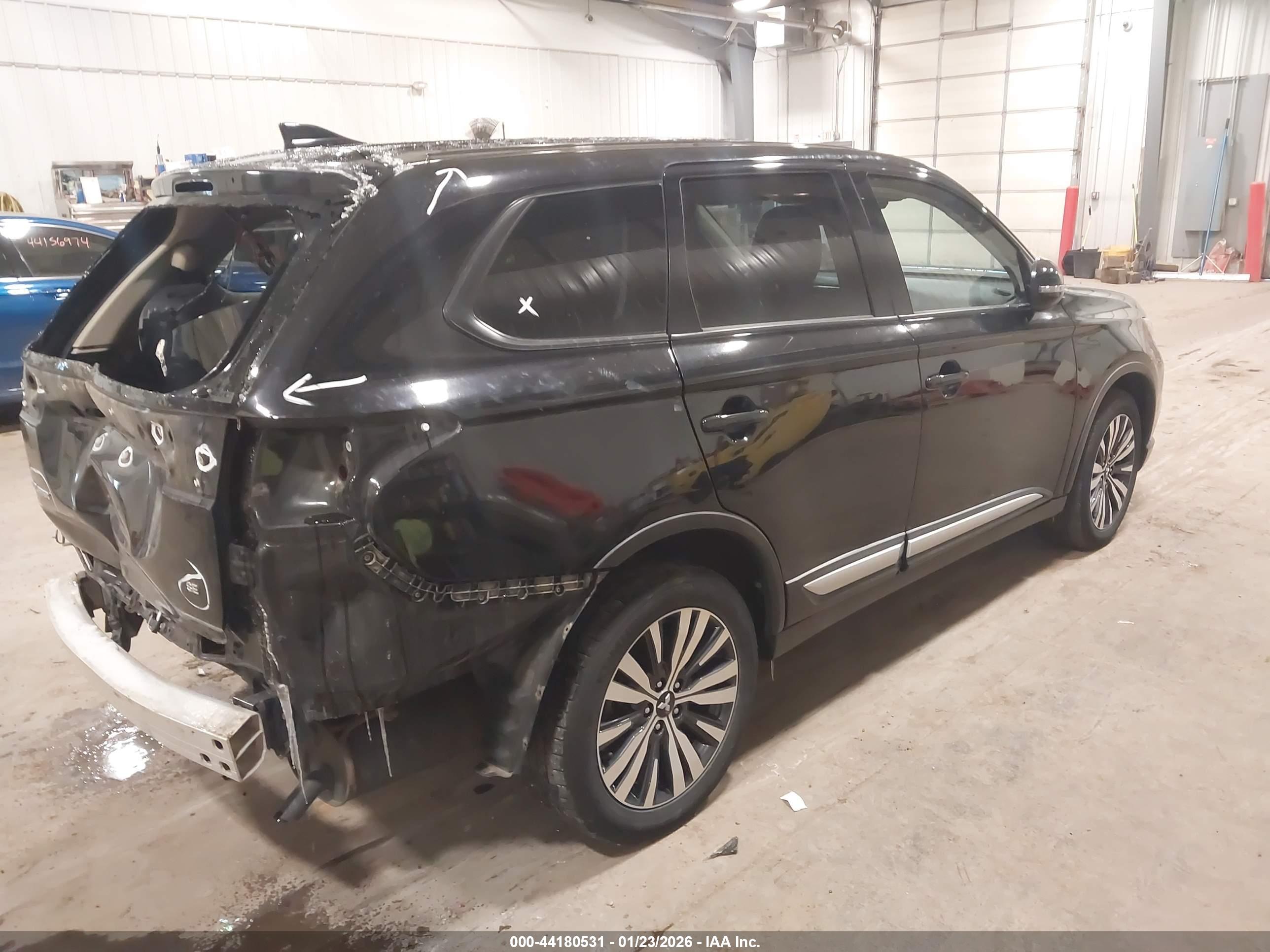MITSUBISHI OUTLANDER image 4