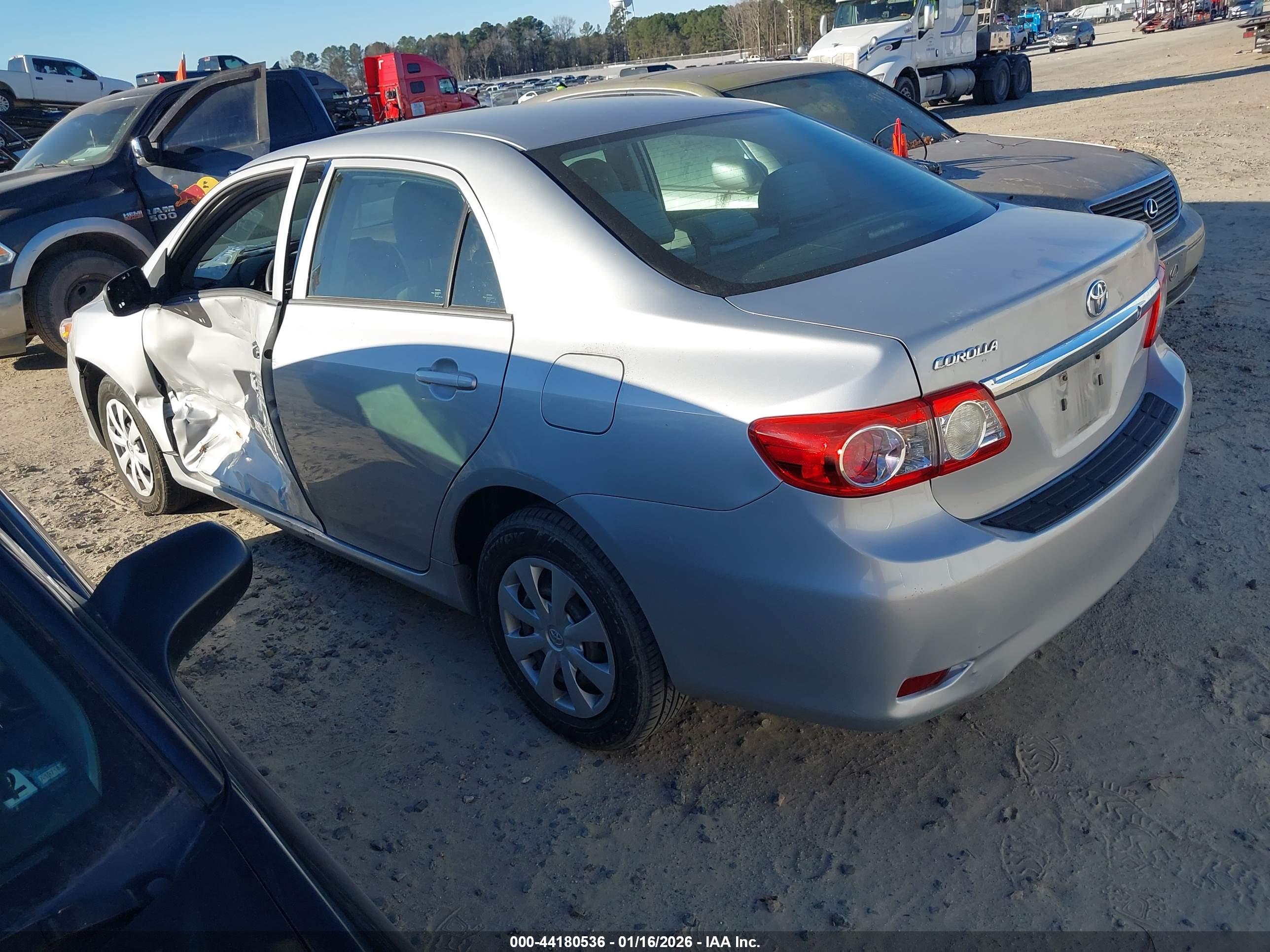 TOYOTA COROLLA image 3
