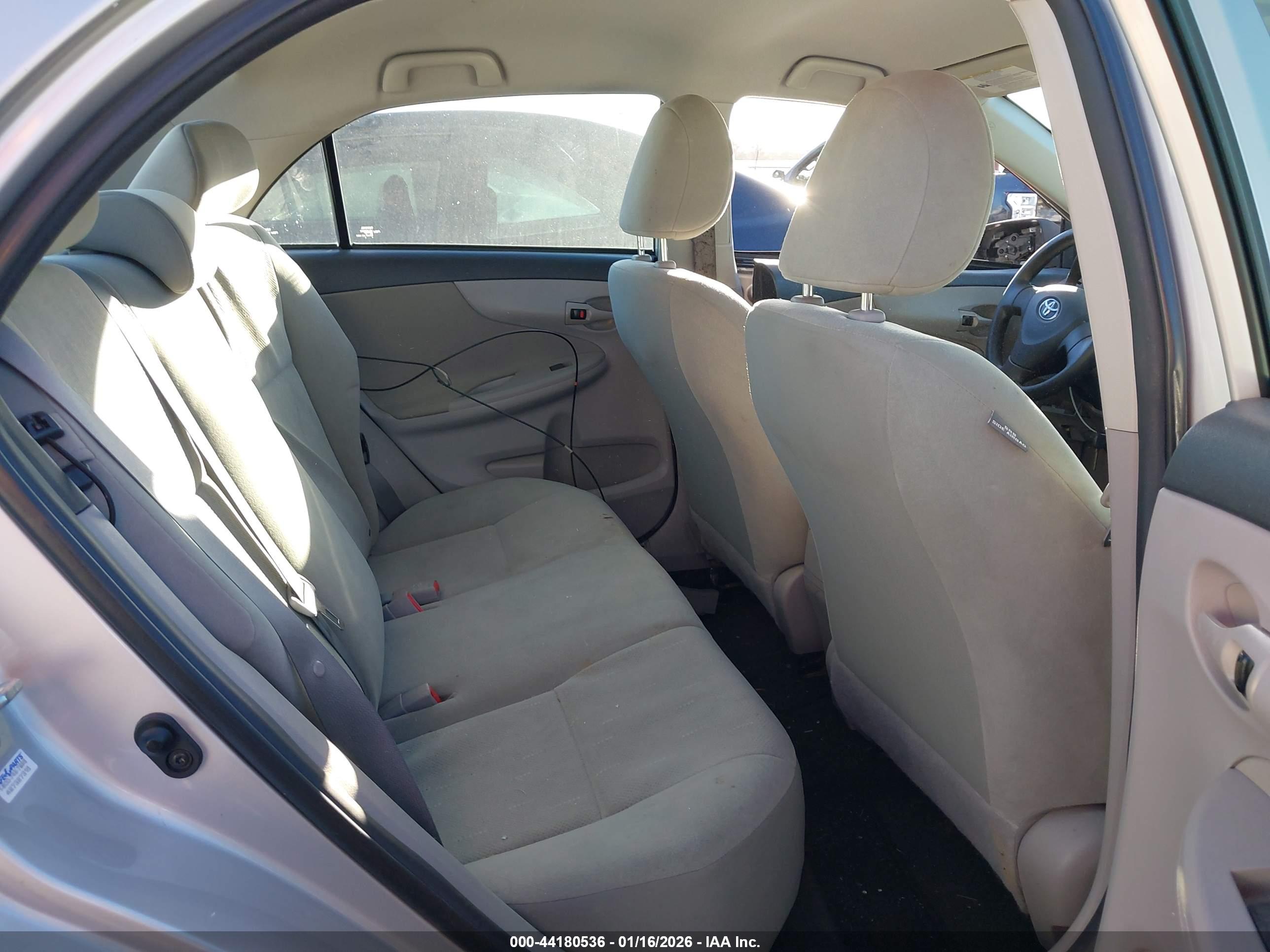 TOYOTA COROLLA image 8