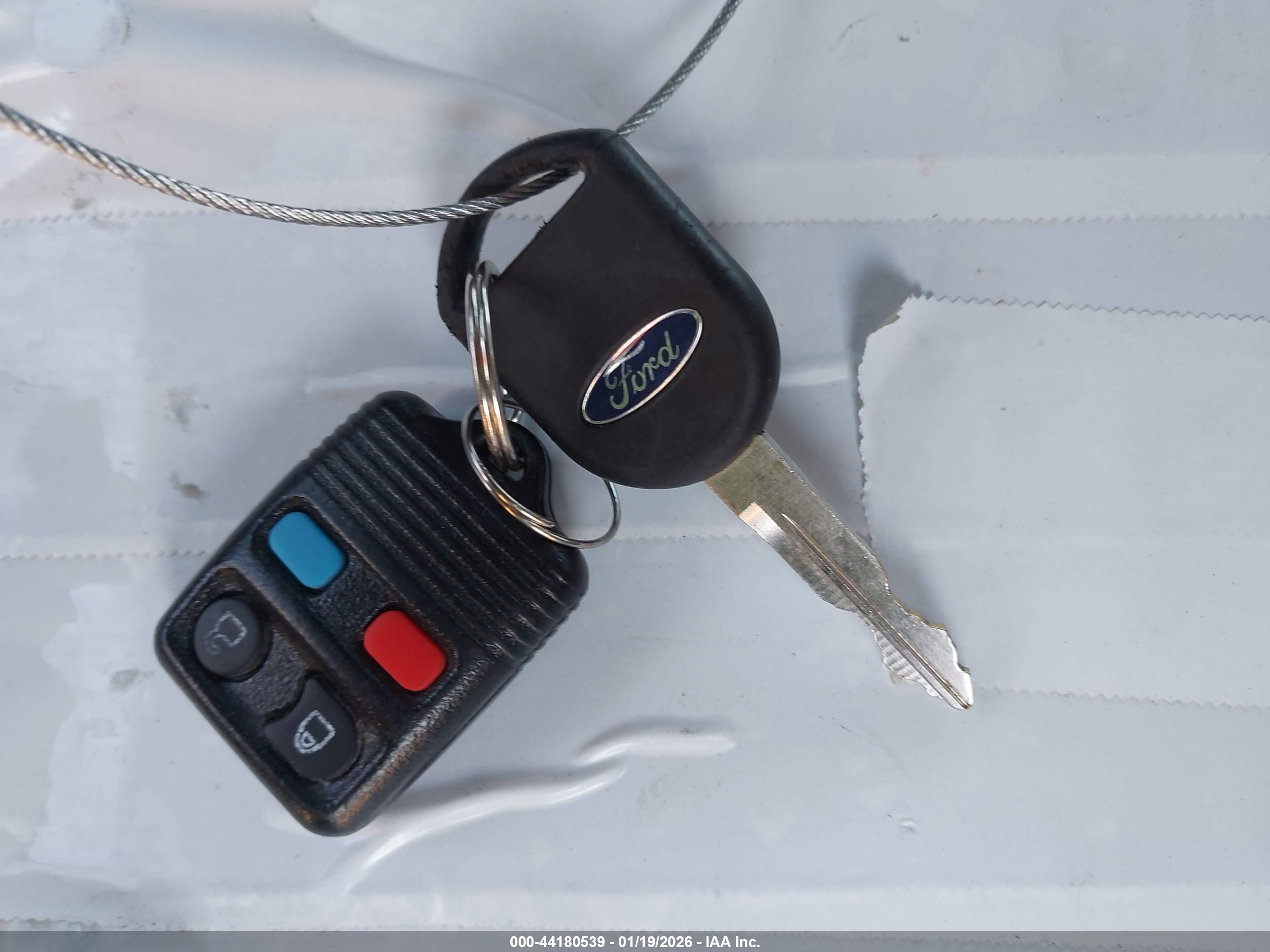 FORD EXPLORER image 11