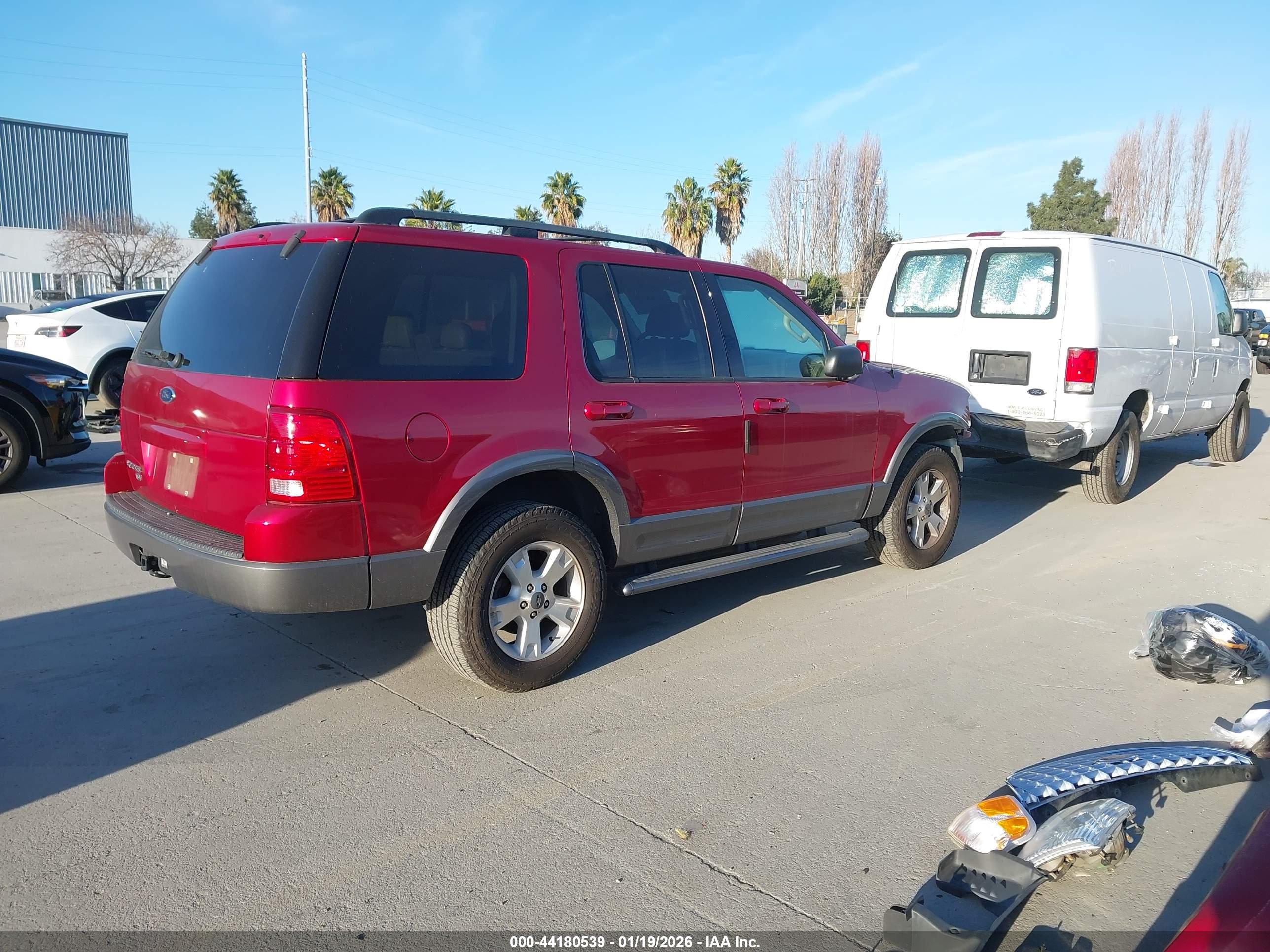 FORD EXPLORER image 4
