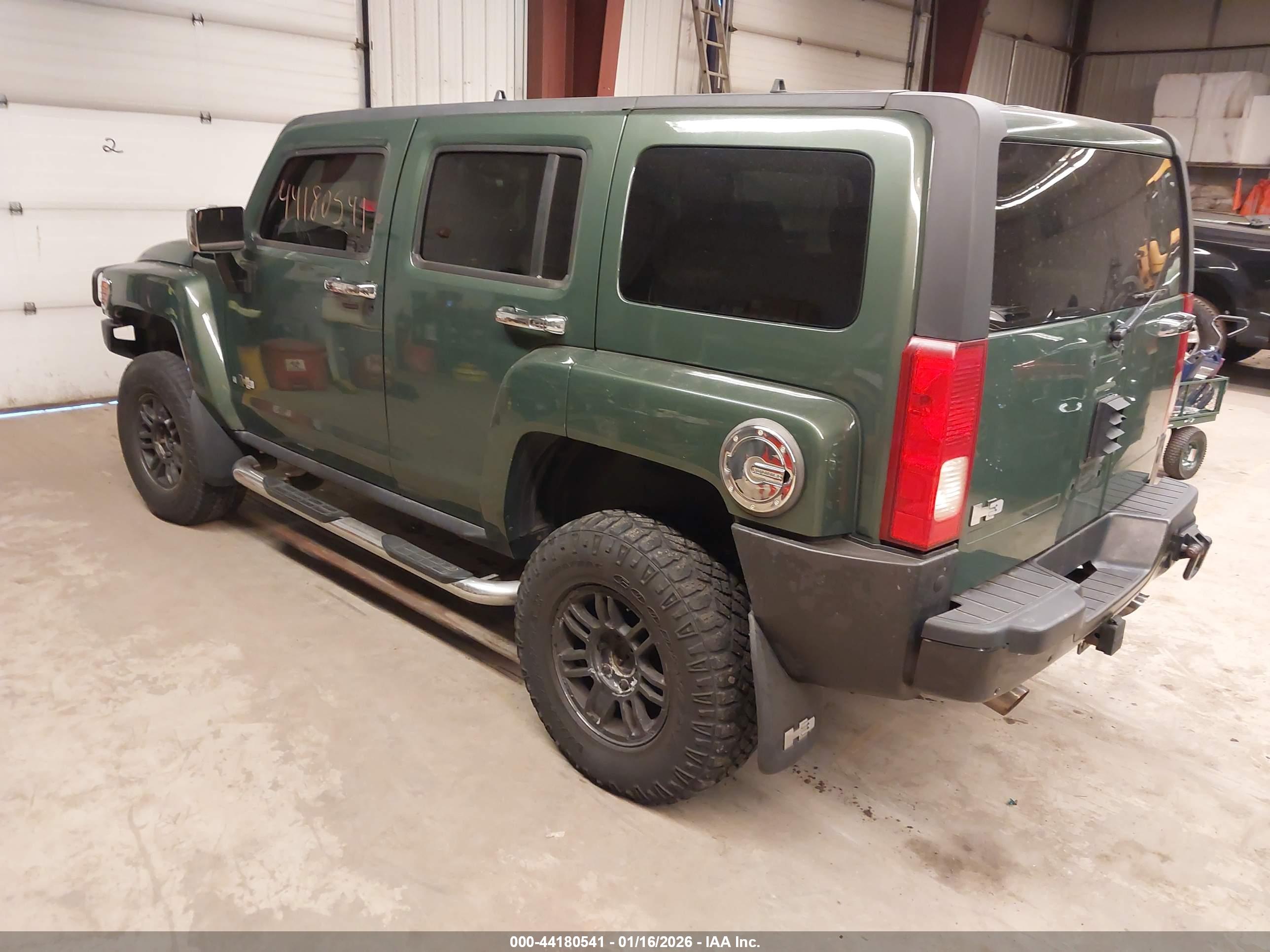 HUMMER H3 image 3