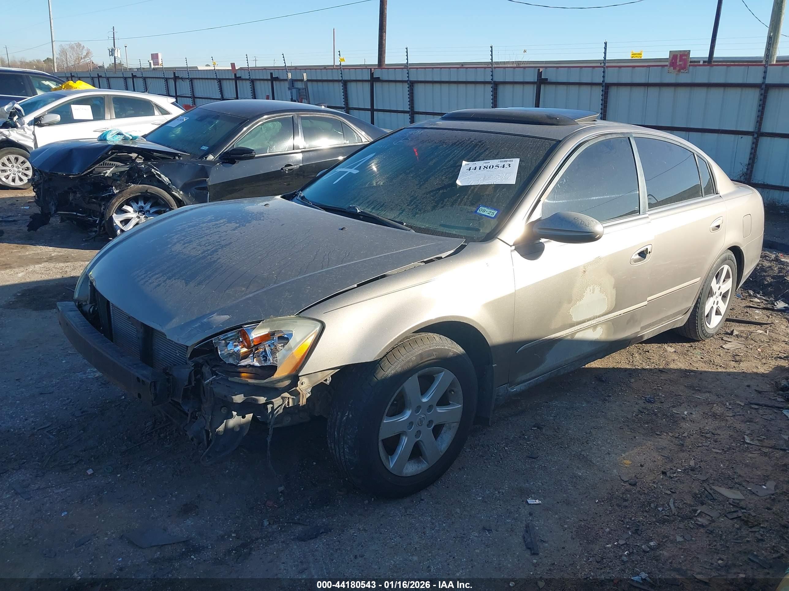 NISSAN ALTIMA image 2