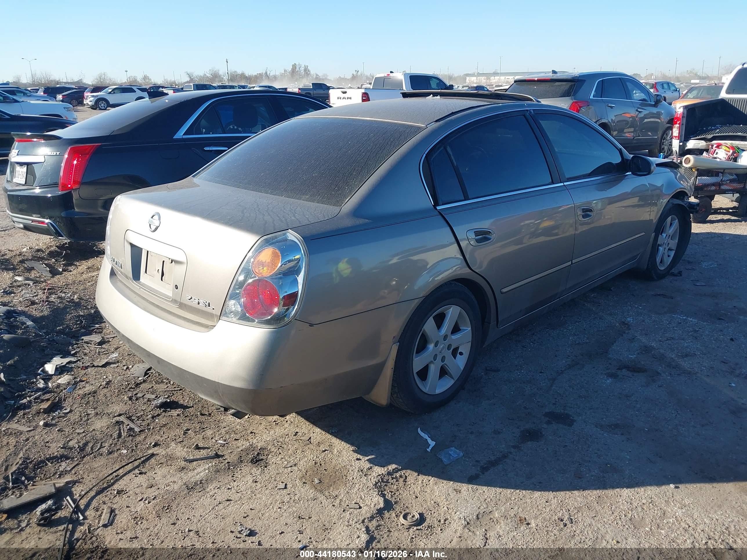 NISSAN ALTIMA image 4