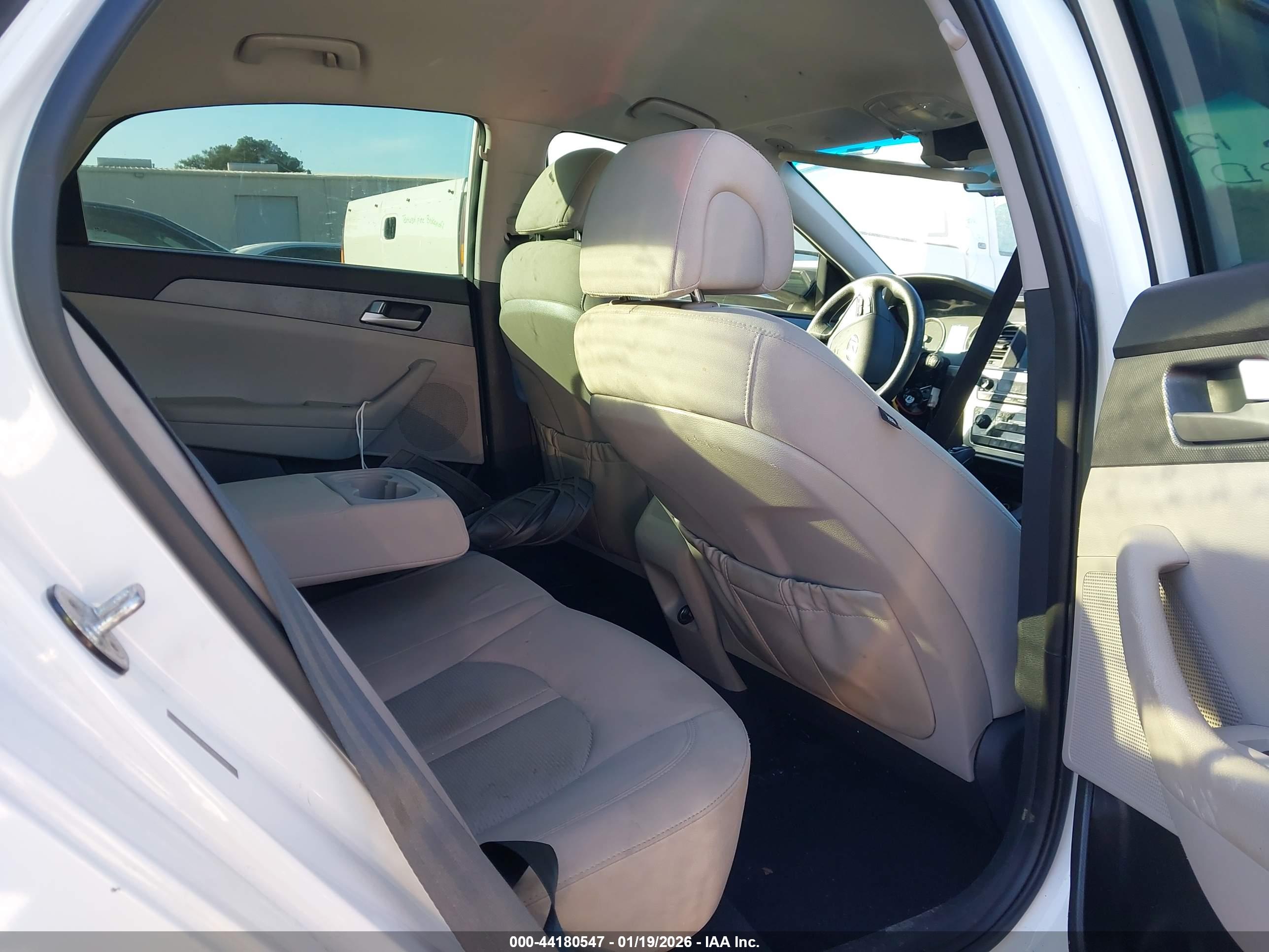 HYUNDAI SONATA image 8
