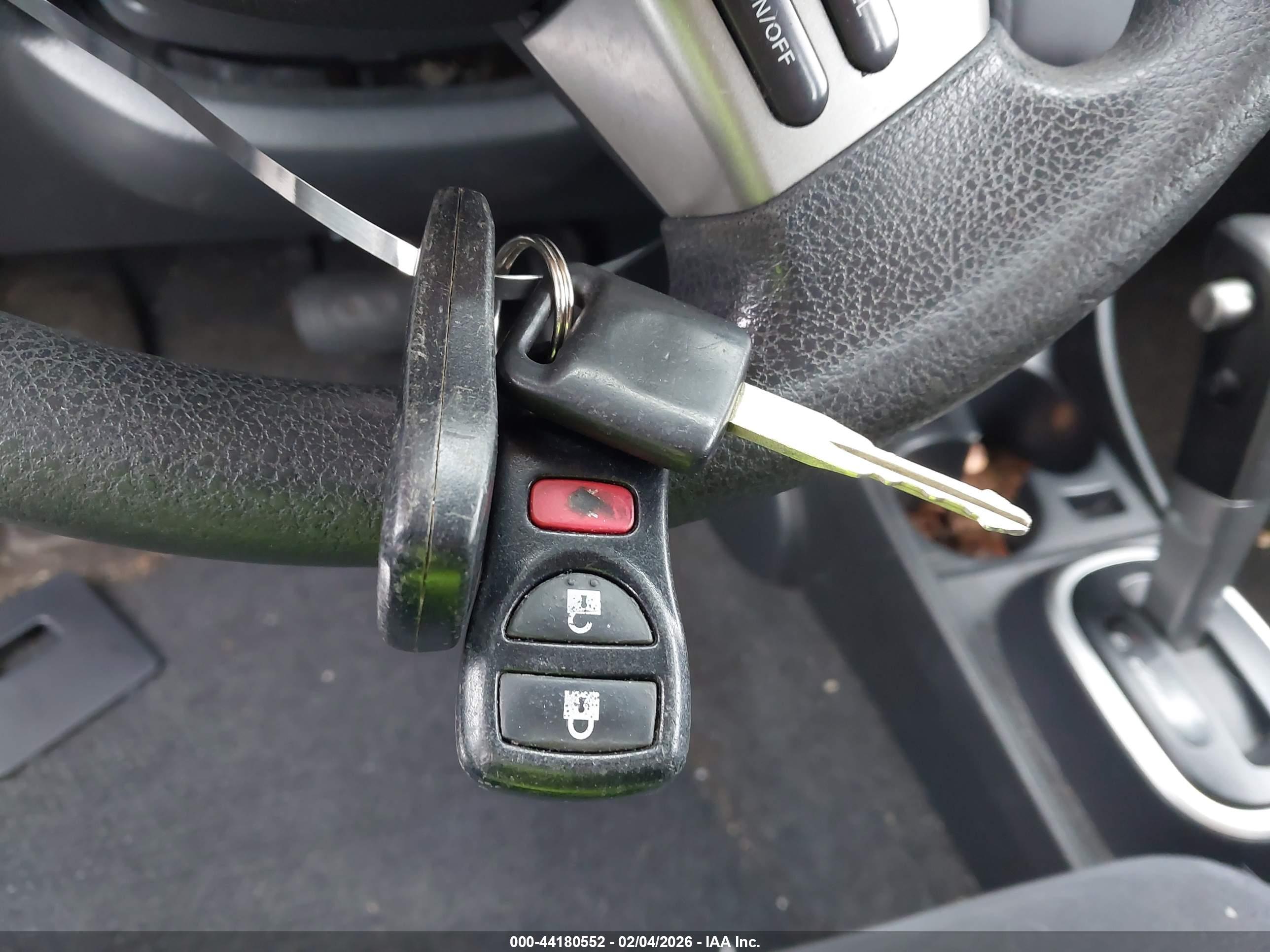 NISSAN VERSA image 11