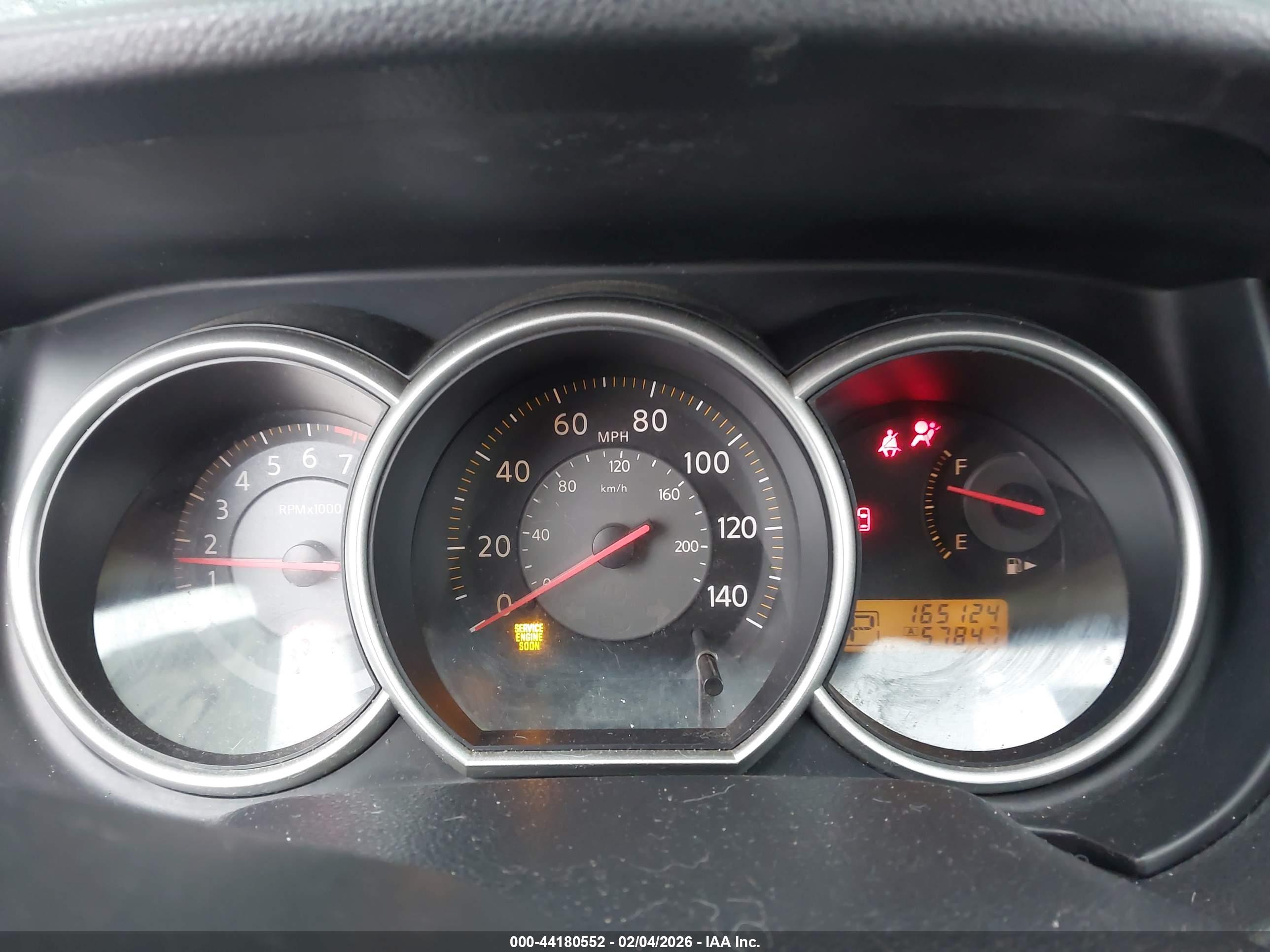 NISSAN VERSA image 7