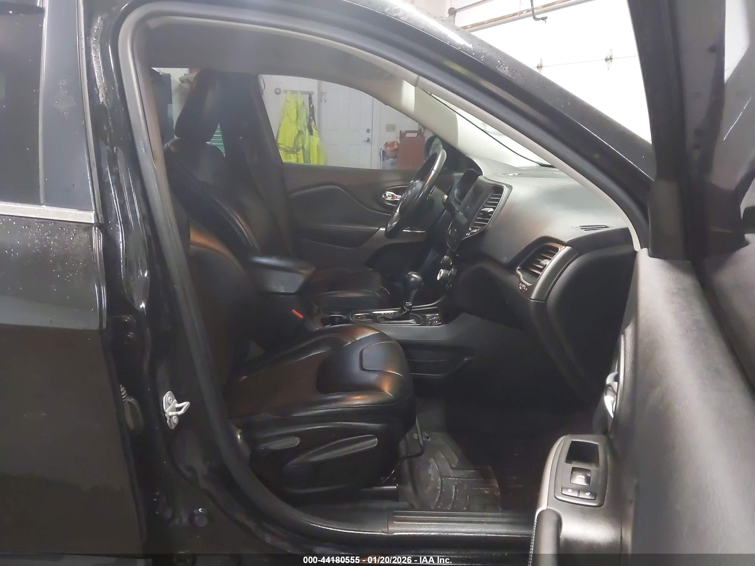 JEEP CHEROKEE image 5
