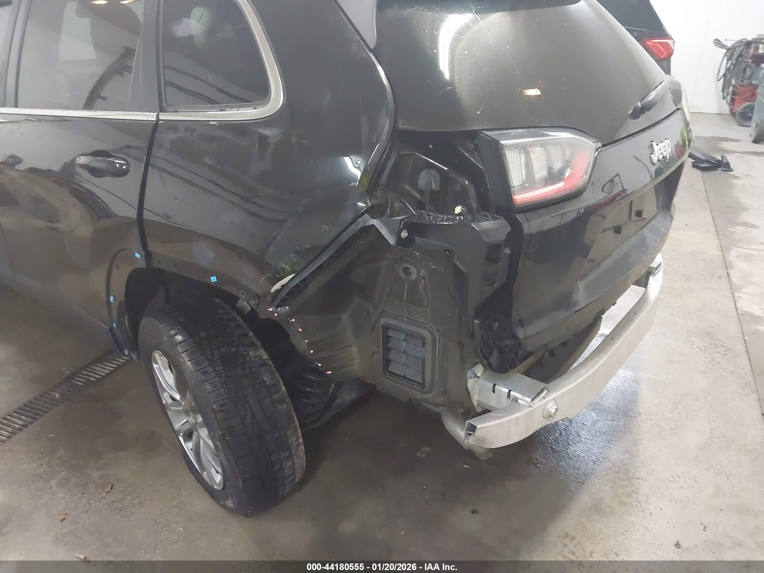 JEEP CHEROKEE image 6