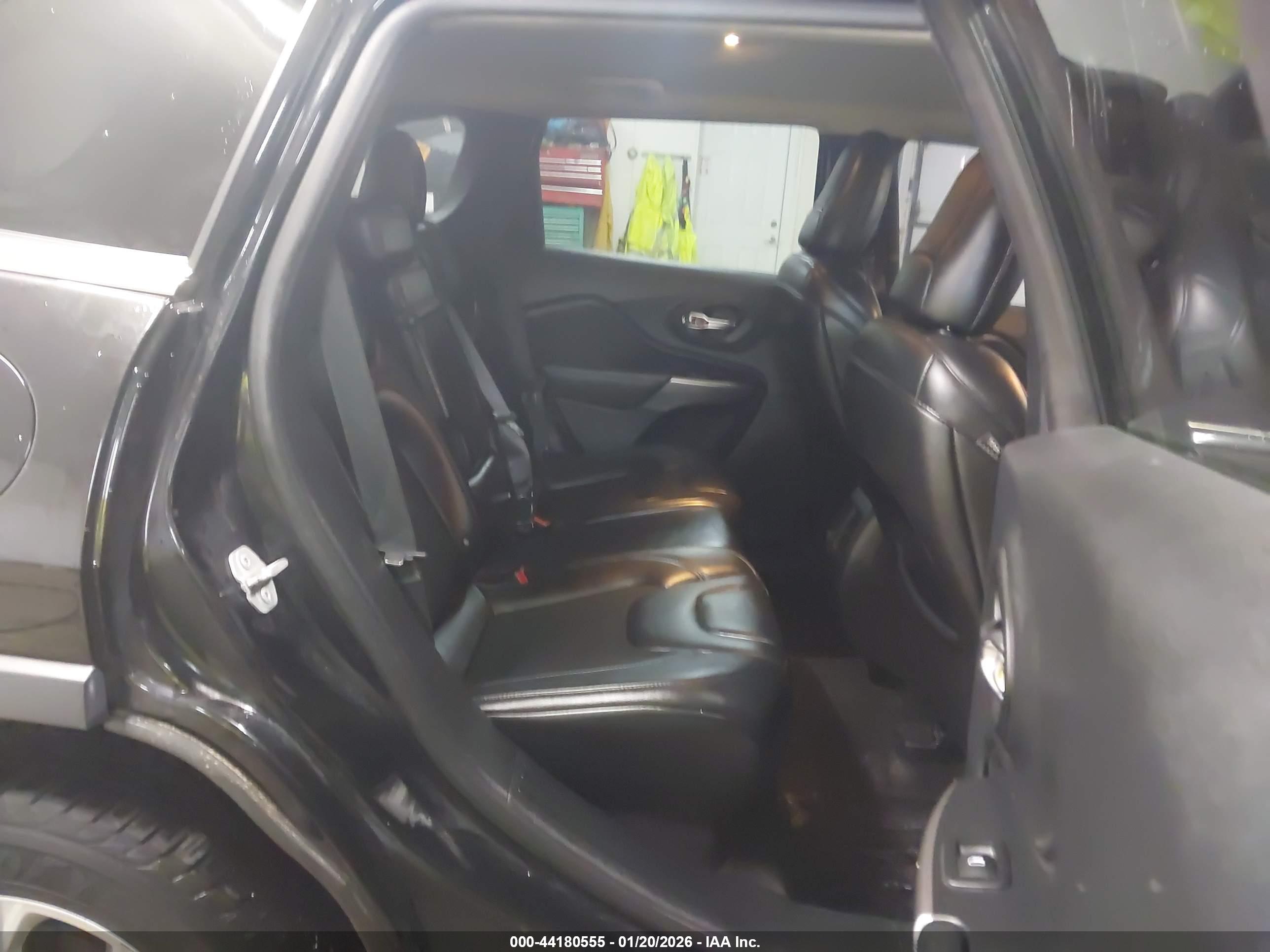 JEEP CHEROKEE image 8