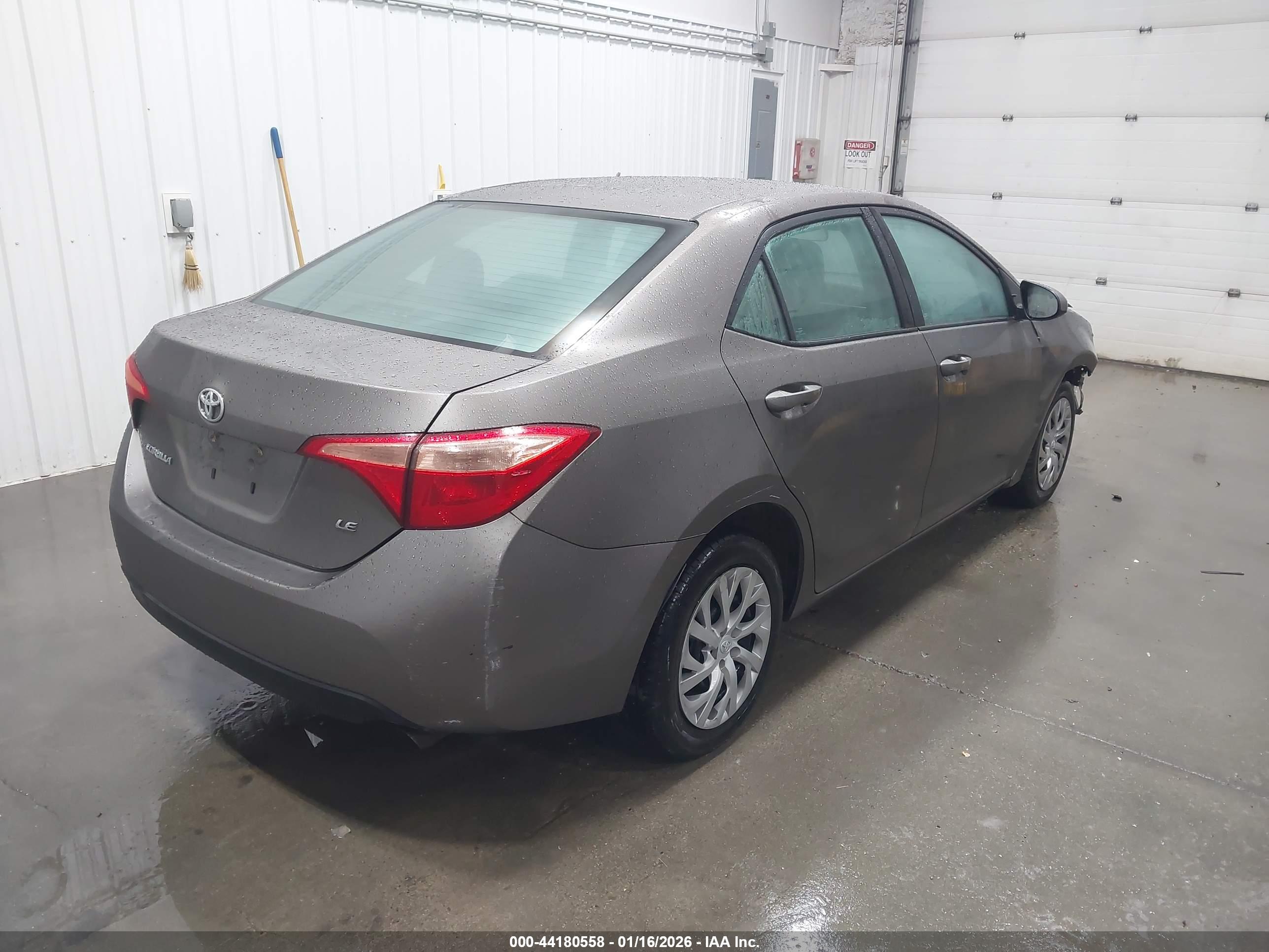 TOYOTA COROLLA image 4