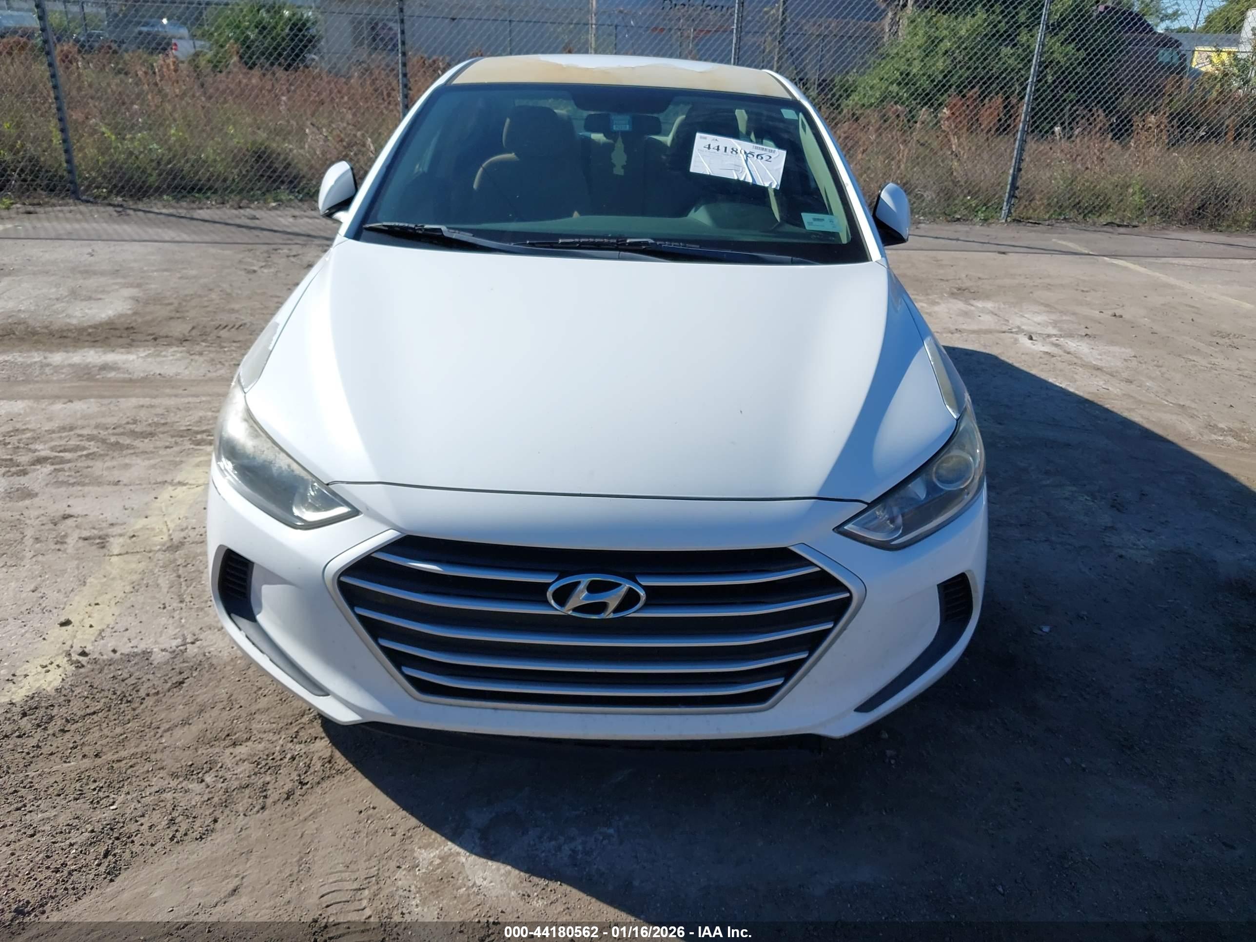 HYUNDAI ELANTRA image 6
