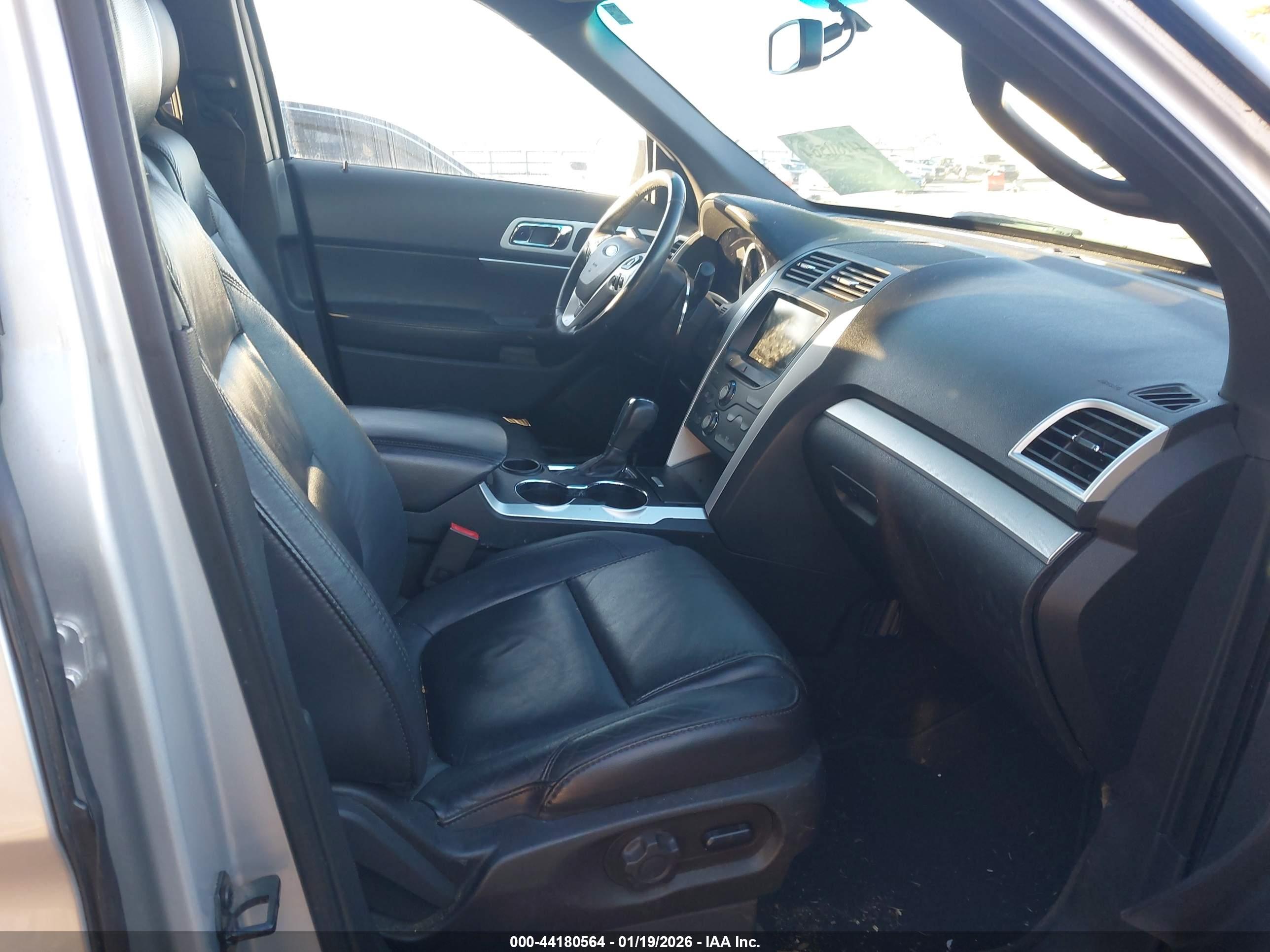 FORD EXPLORER image 5