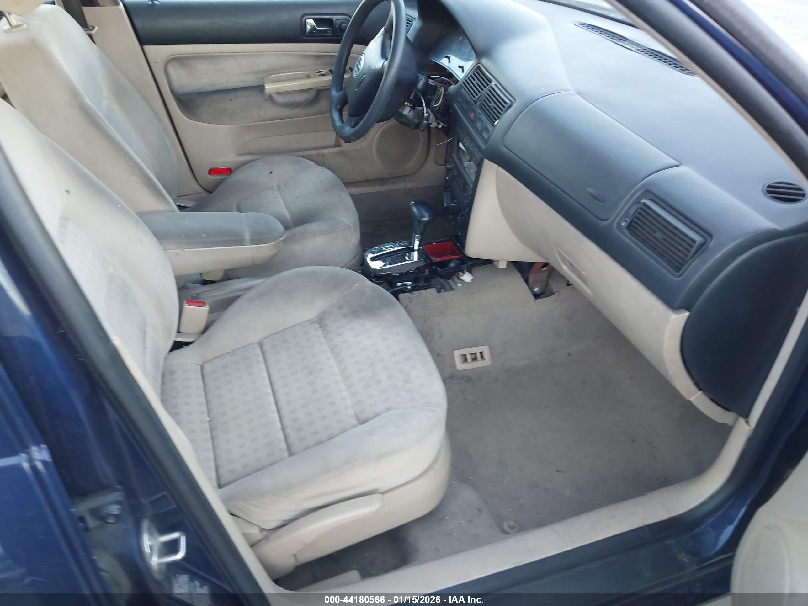VOLKSWAGEN GOLF image 5
