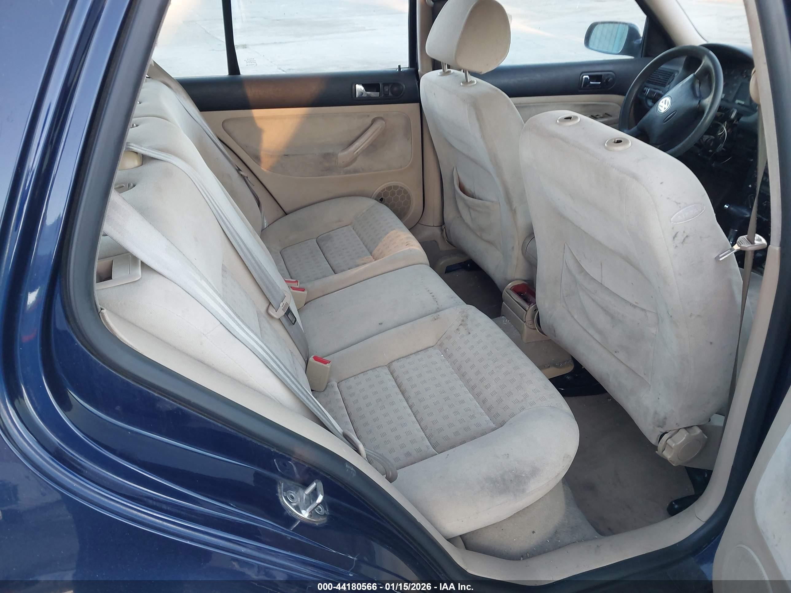 VOLKSWAGEN GOLF image 8