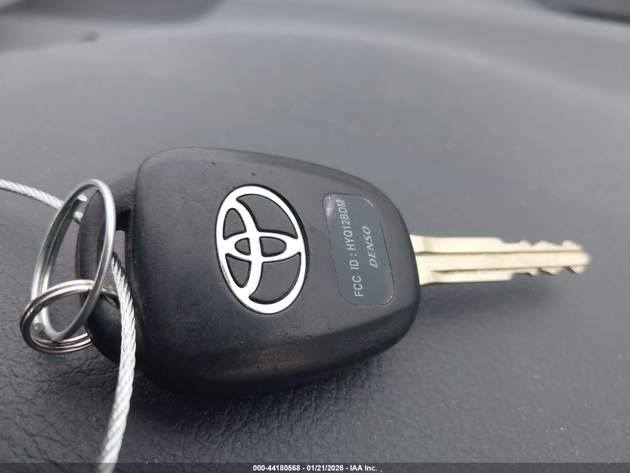 TOYOTA CAMRY image 11