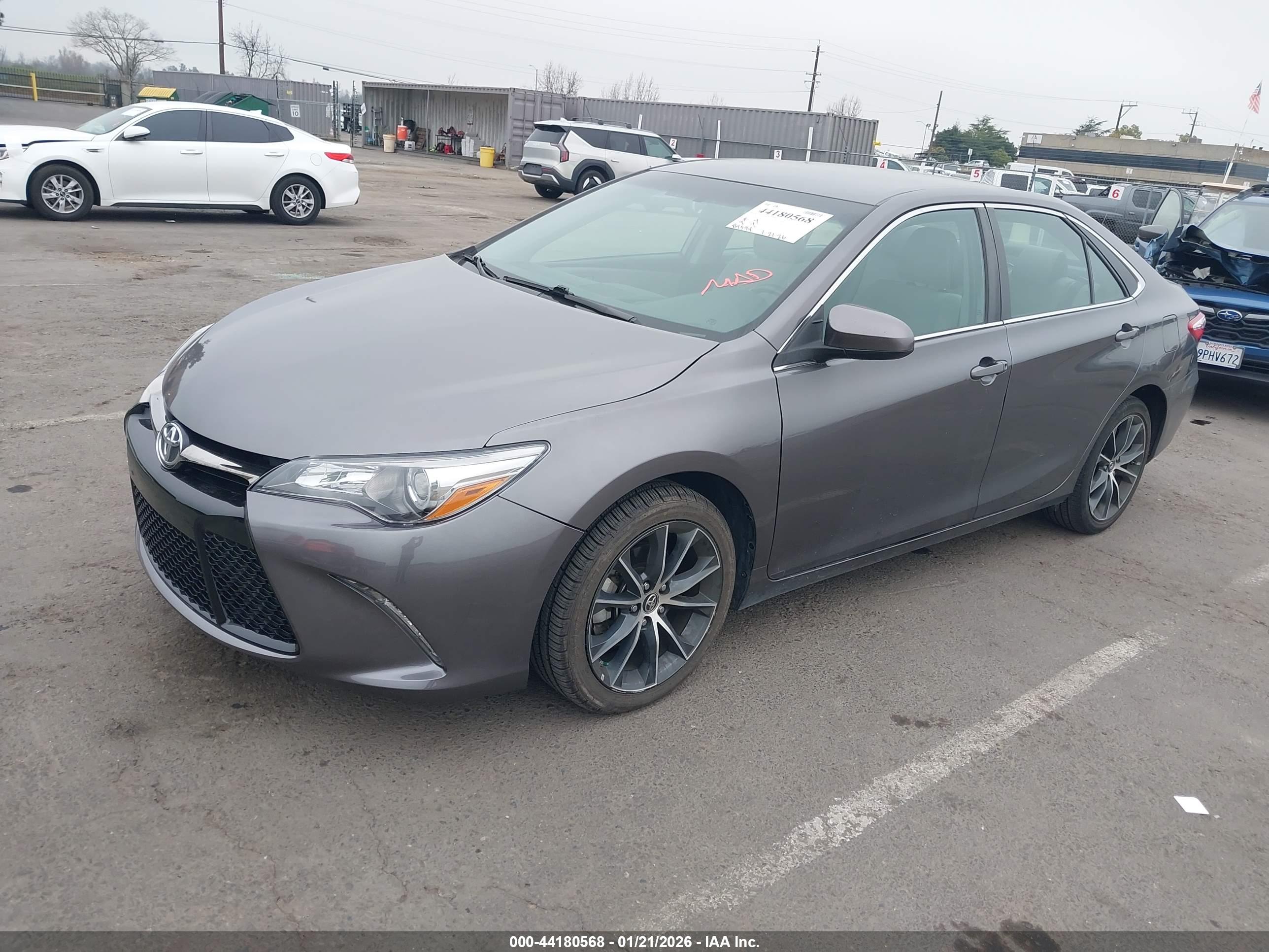 TOYOTA CAMRY image 2