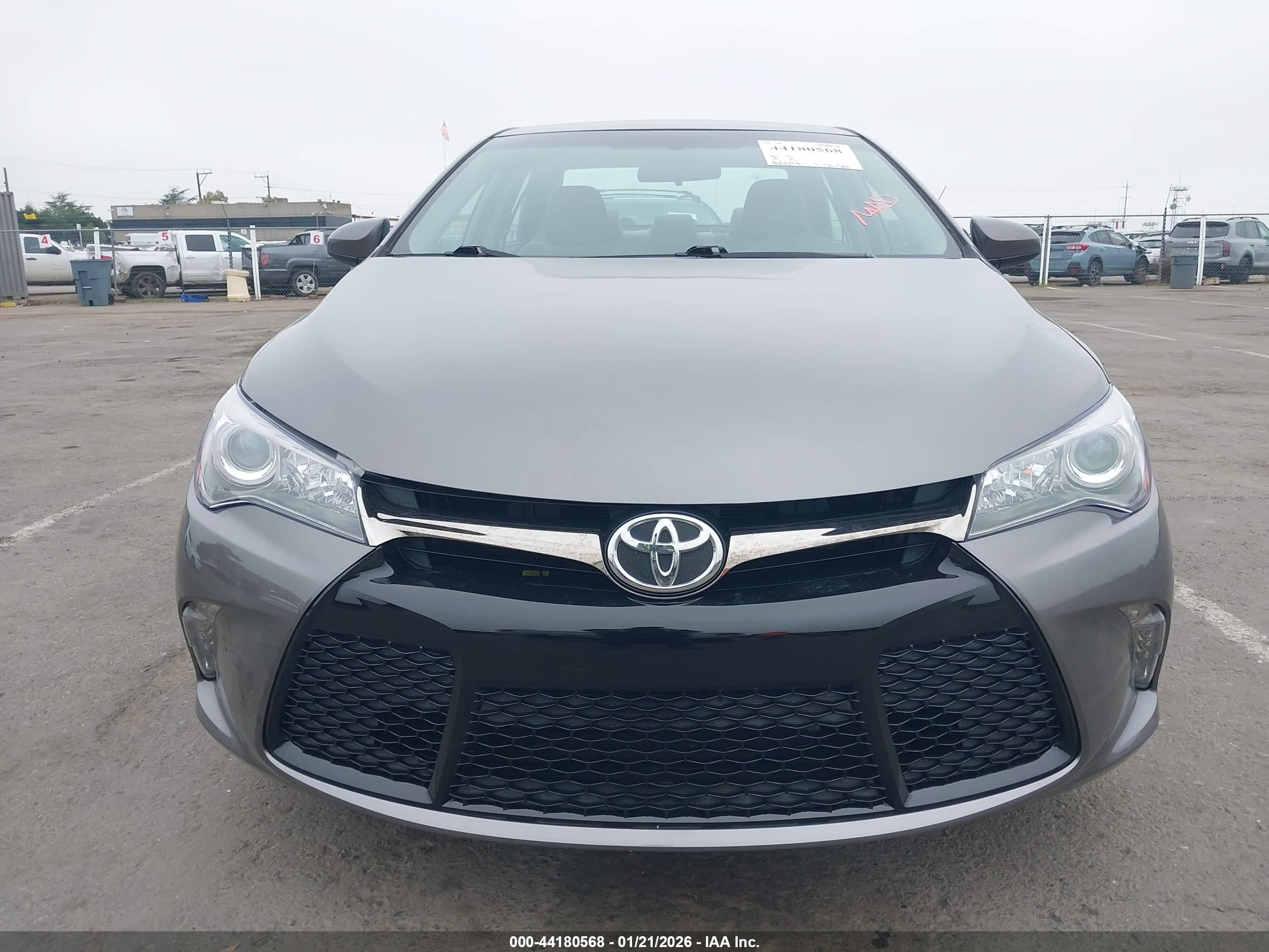 TOYOTA CAMRY image 6