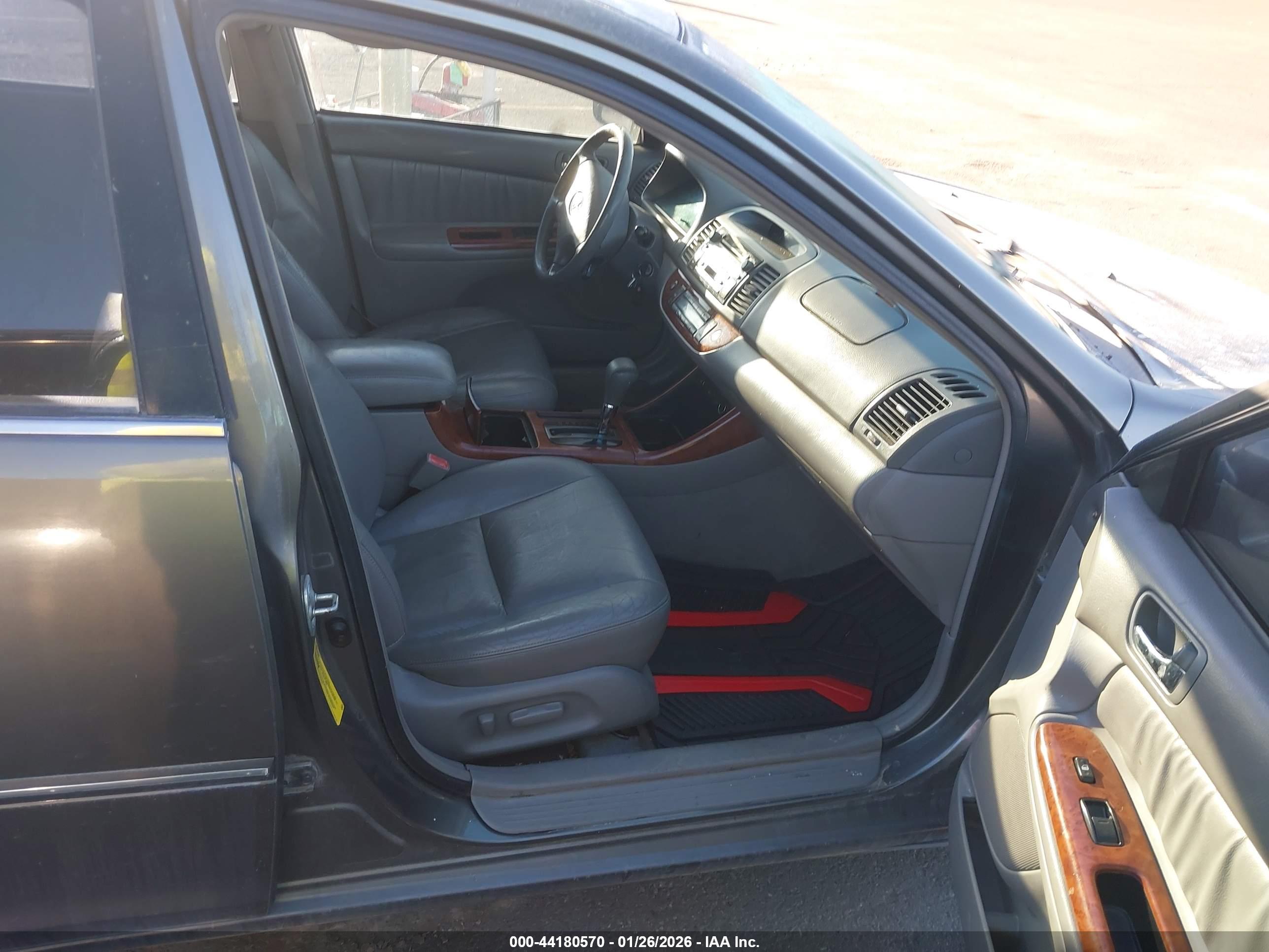 TOYOTA CAMRY image 5