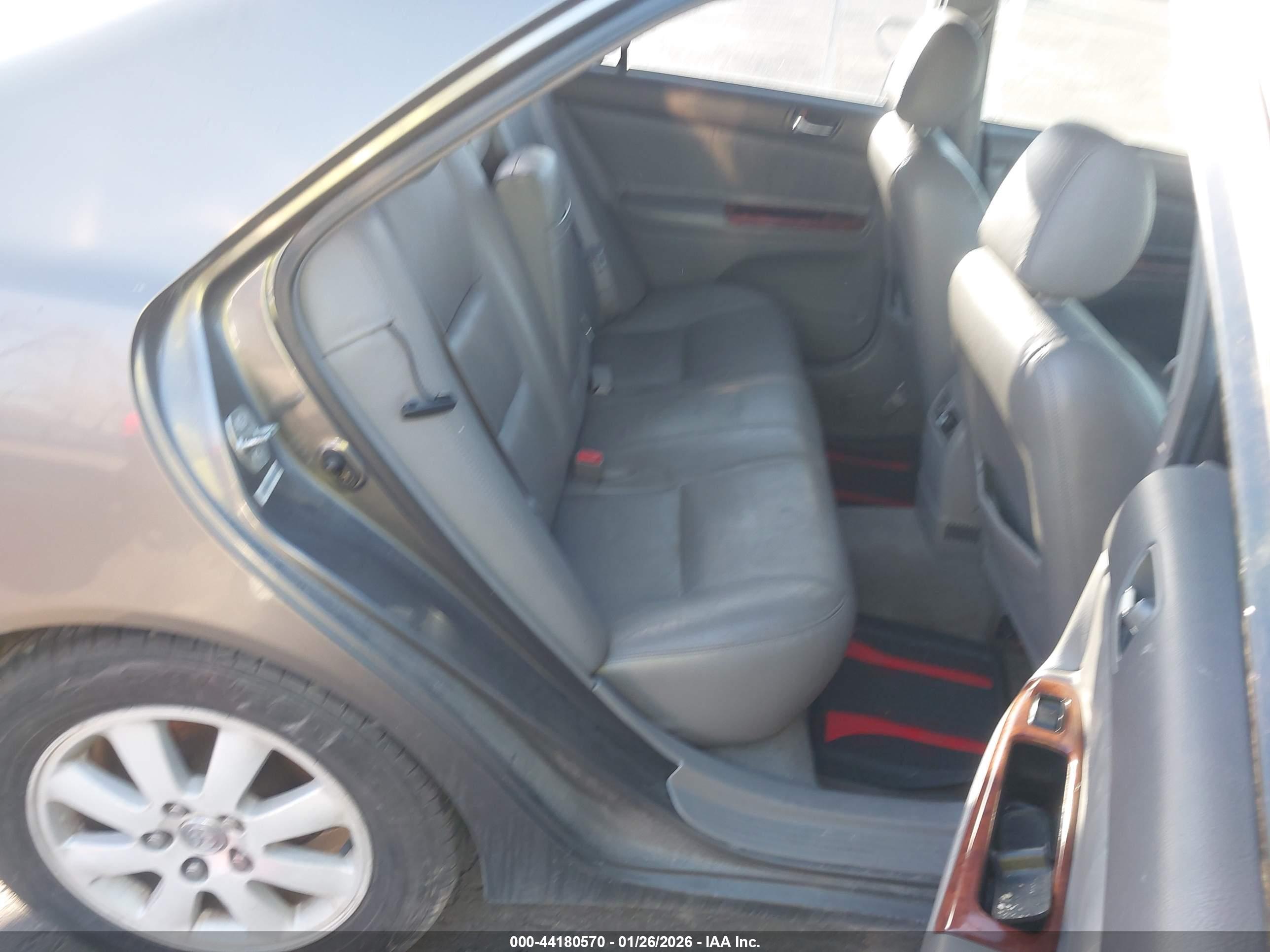 TOYOTA CAMRY image 8