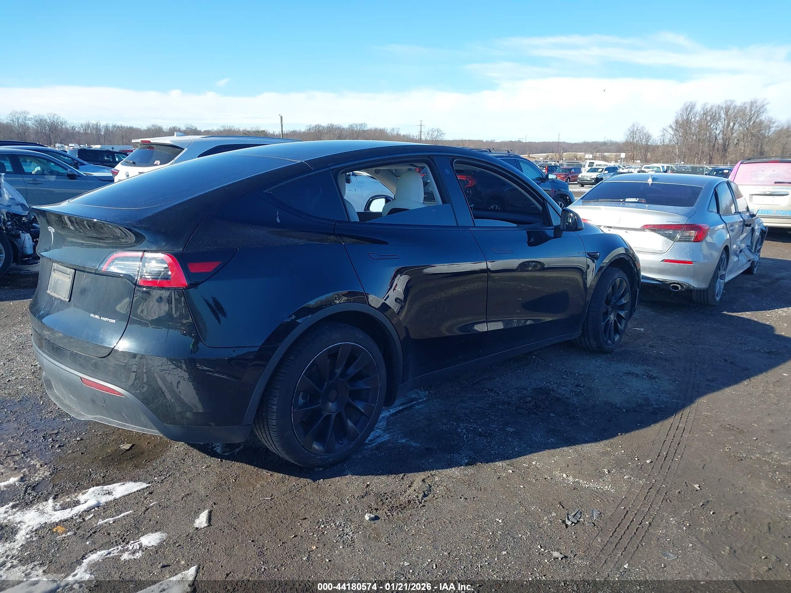 TESLA MODEL image 4