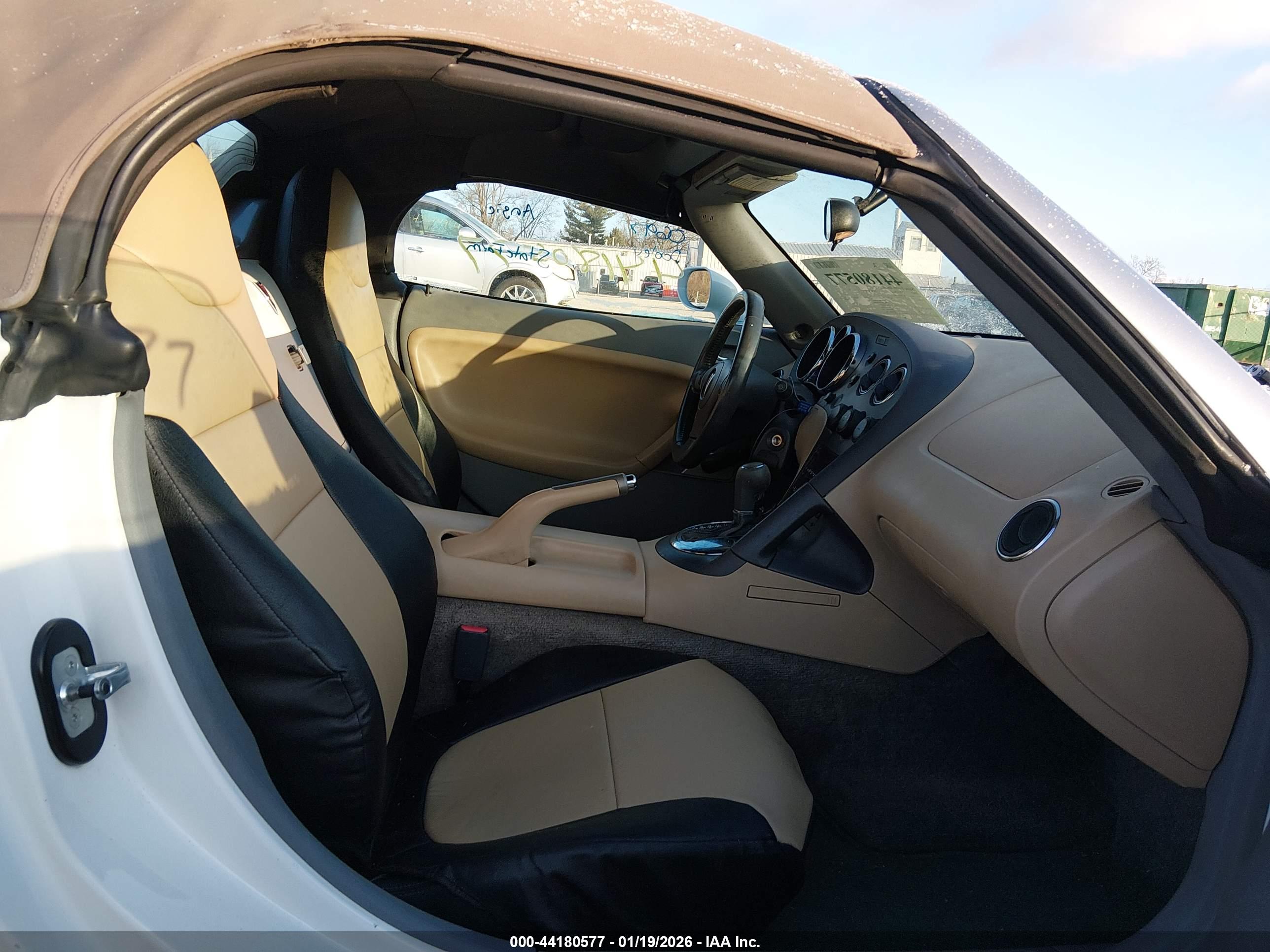 PONTIAC SOLSTICE image 5