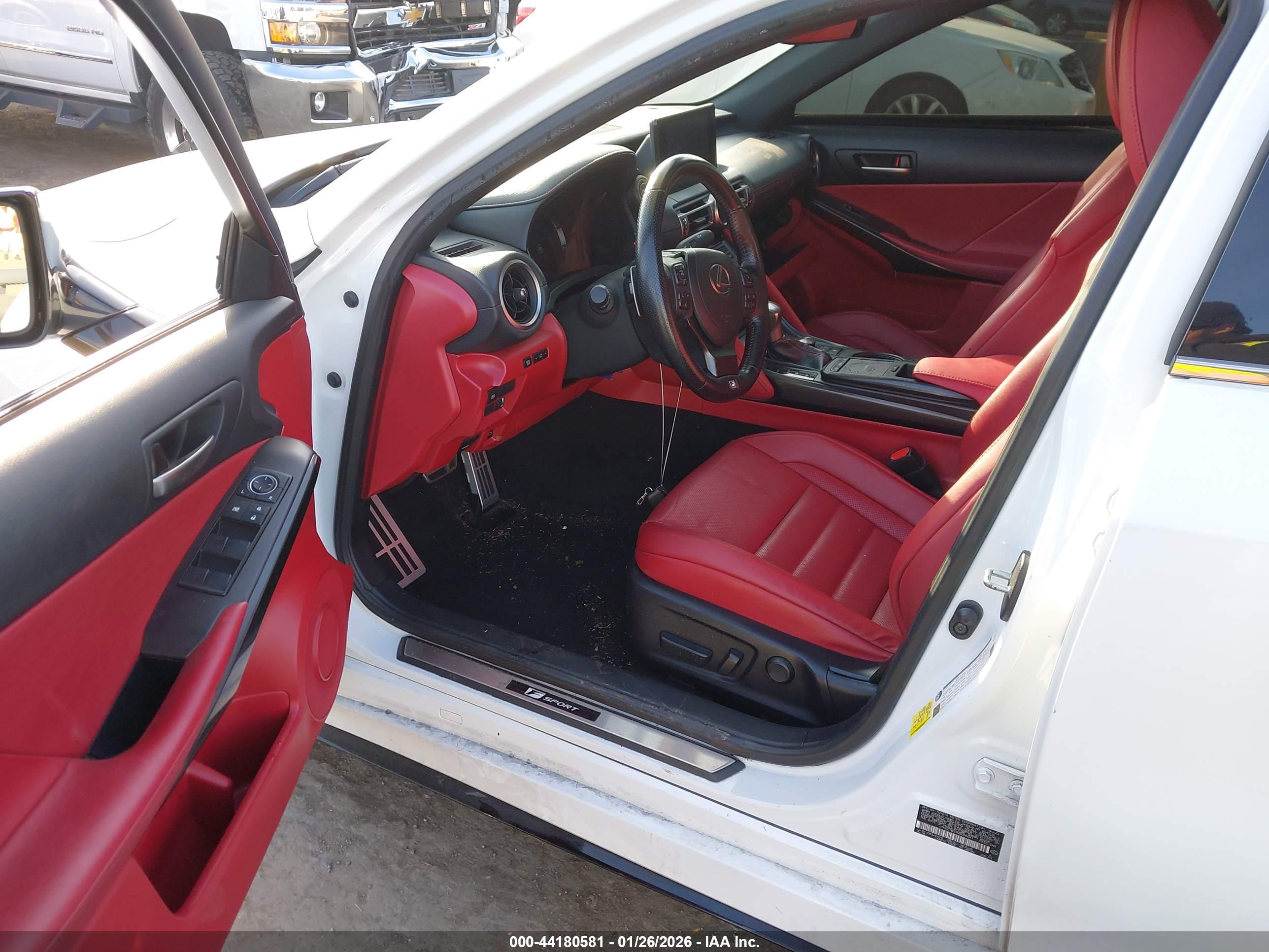 LEXUS IS image 5