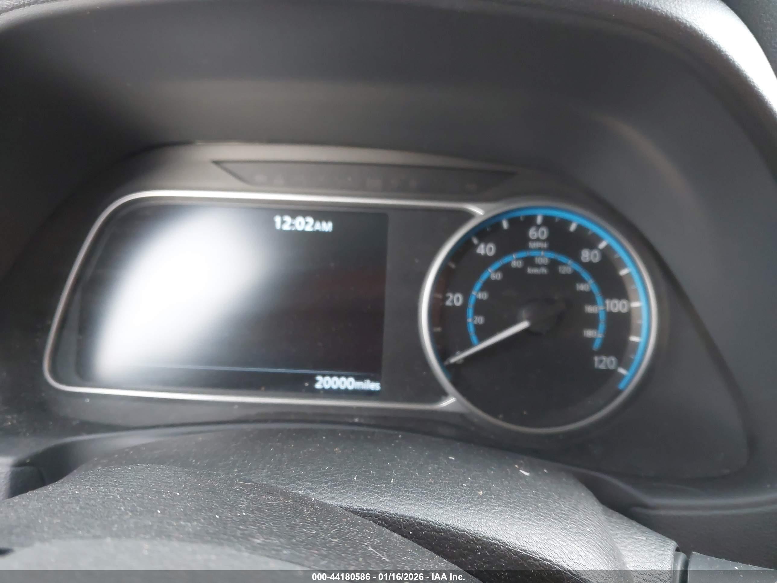 NISSAN LEAF image 7