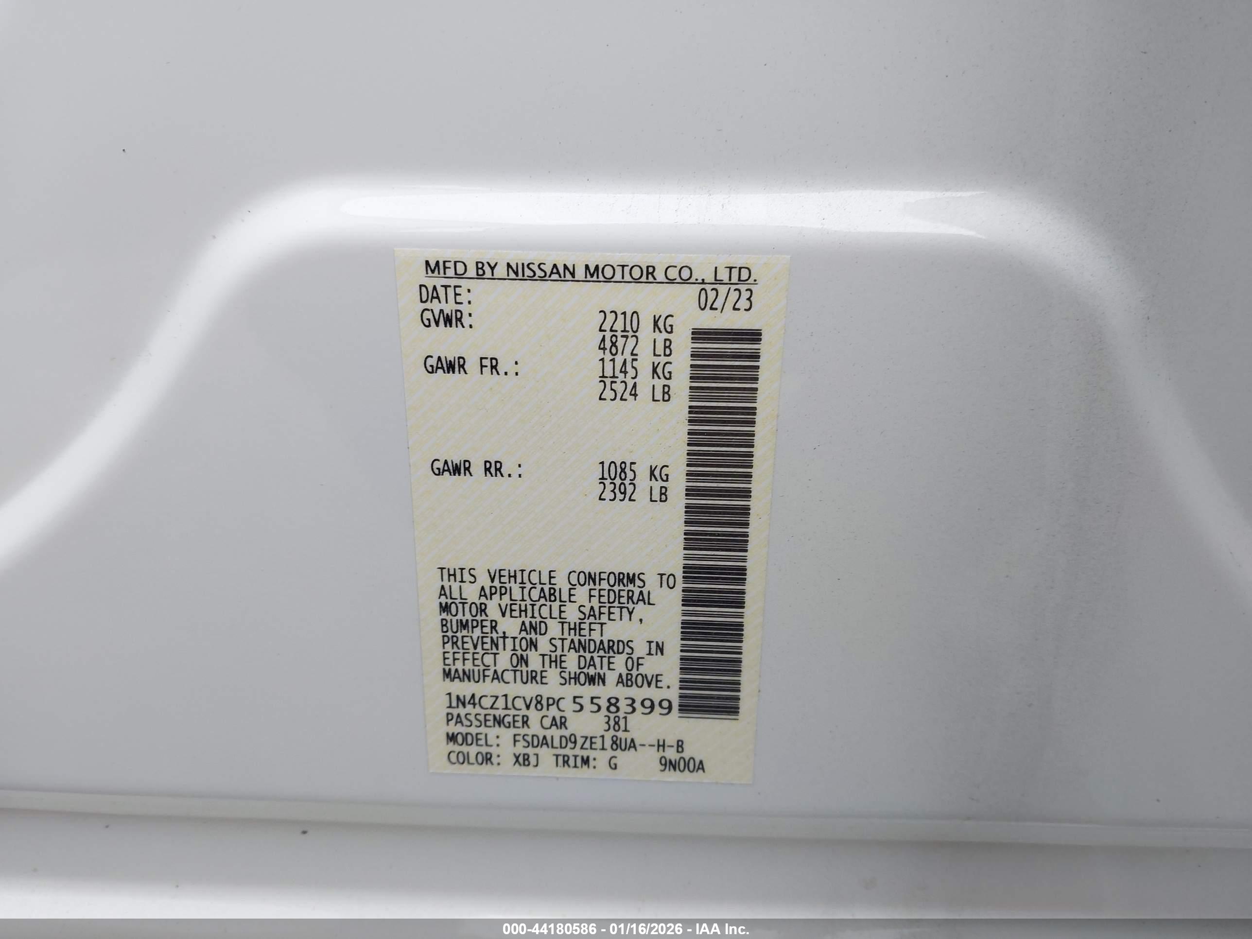NISSAN LEAF image 9