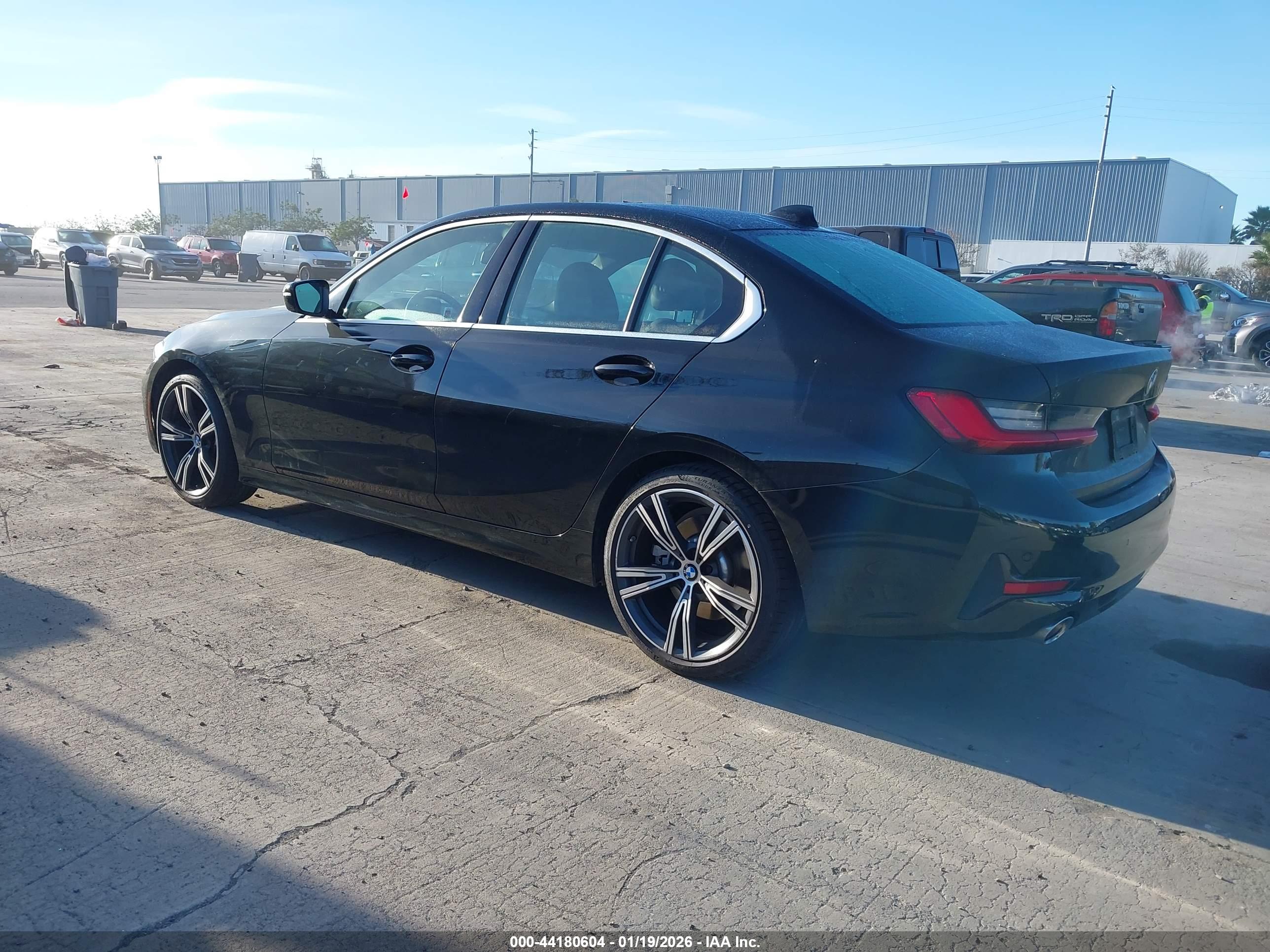BMW 330I image 3