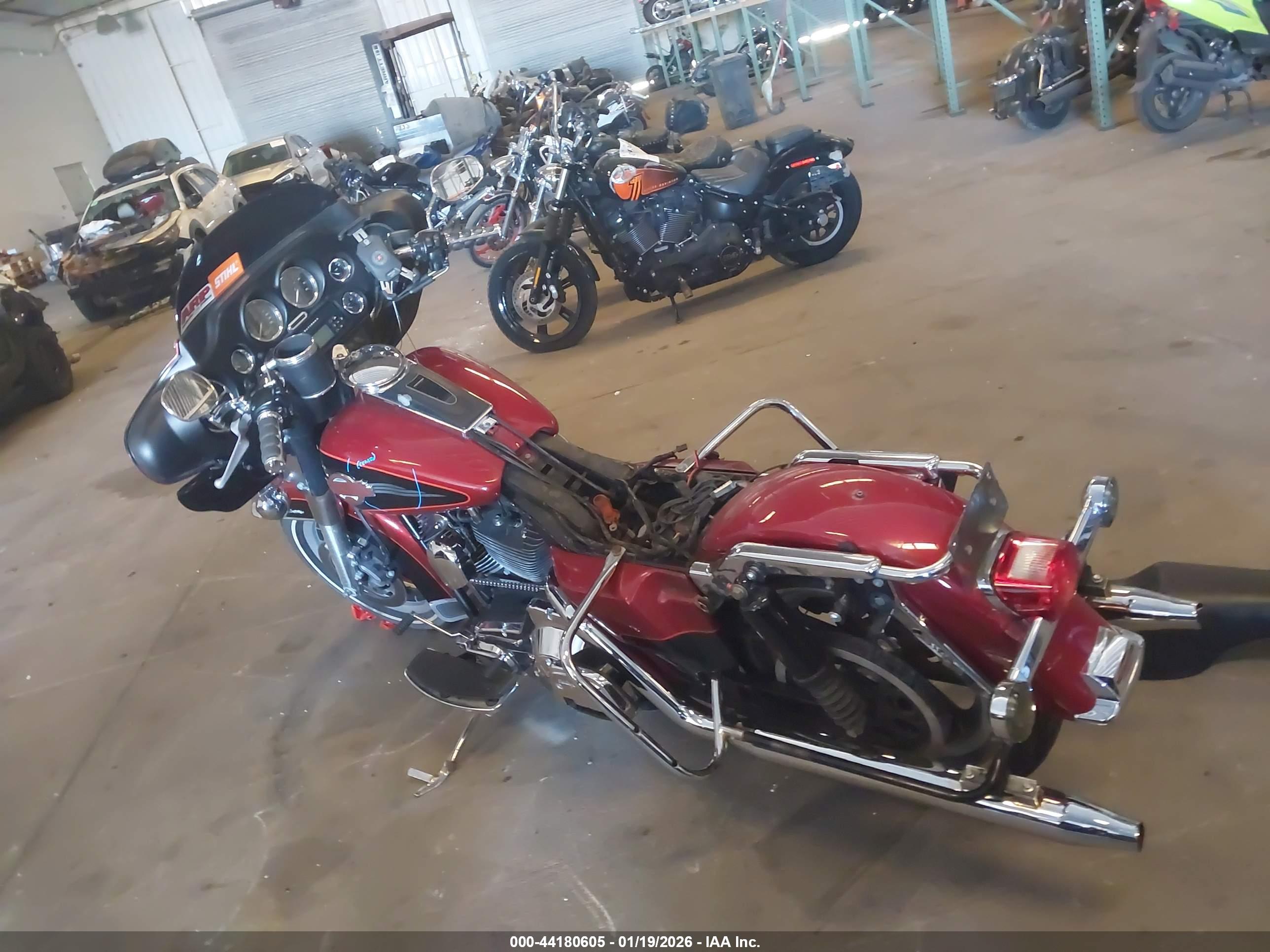 HARLEY-DAVIDSON FLHTCUI image 3