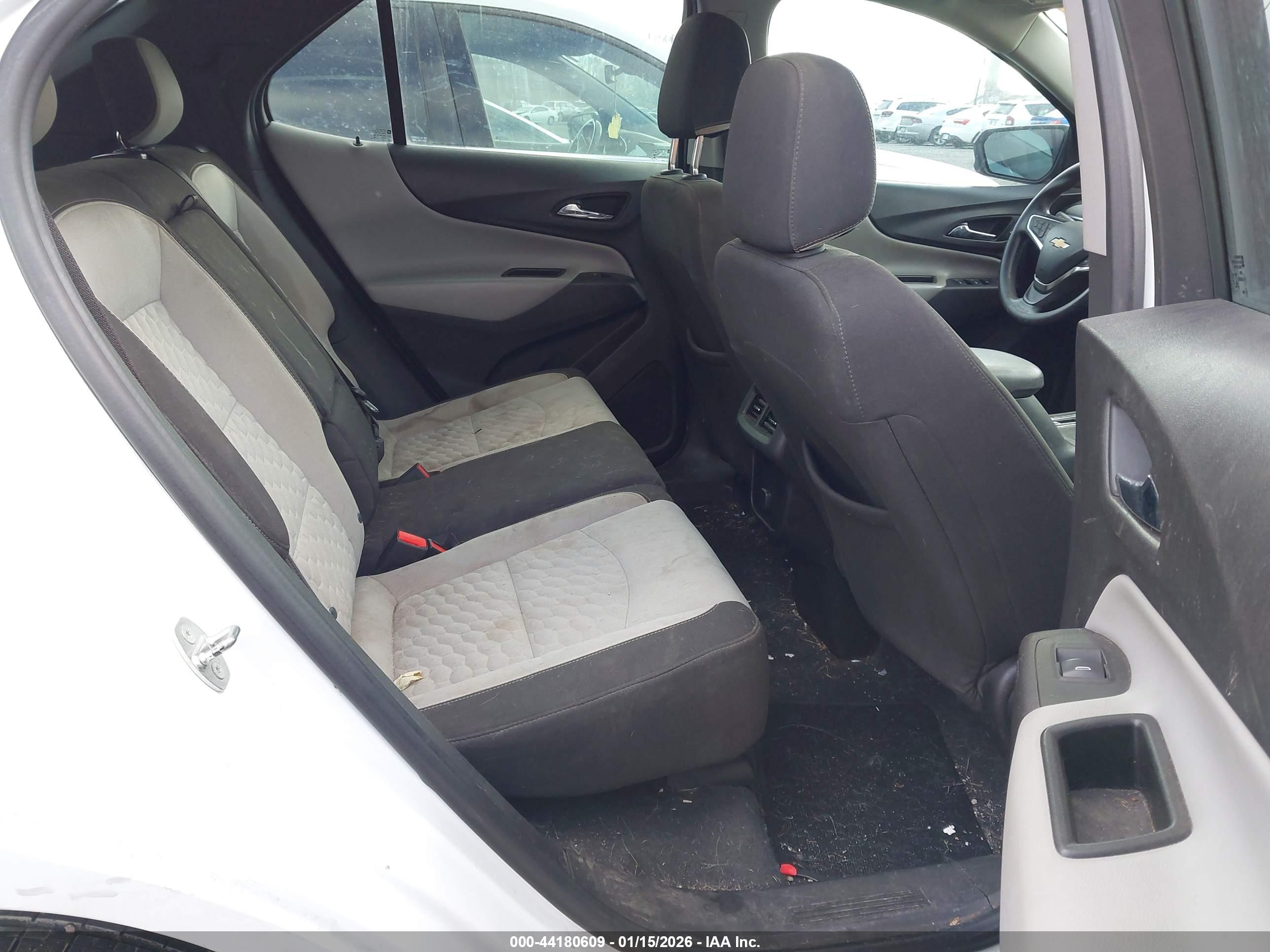 CHEVROLET EQUINOX image 8