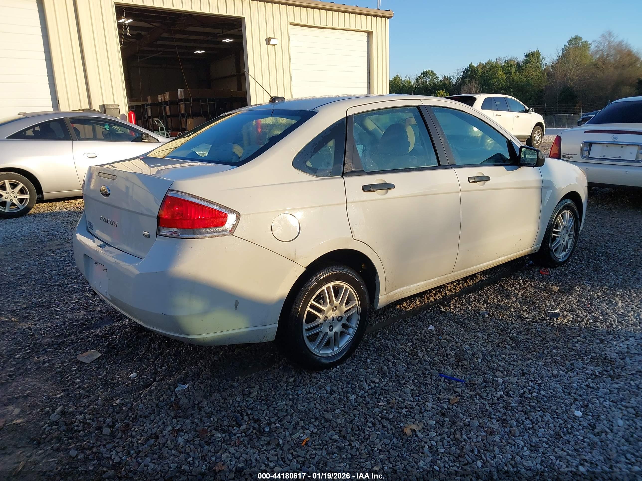 FORD FOCUS image 4