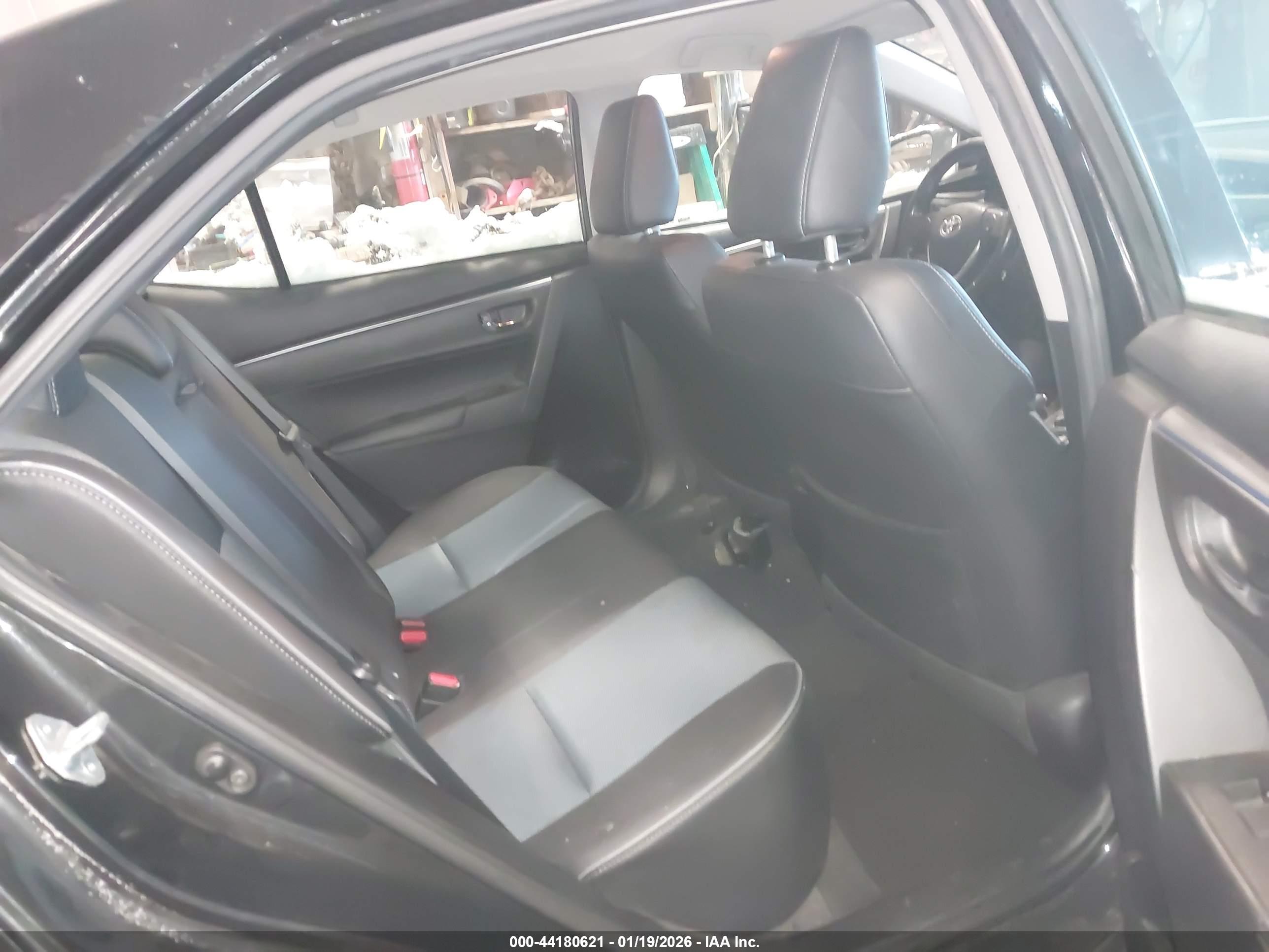 TOYOTA COROLLA image 8