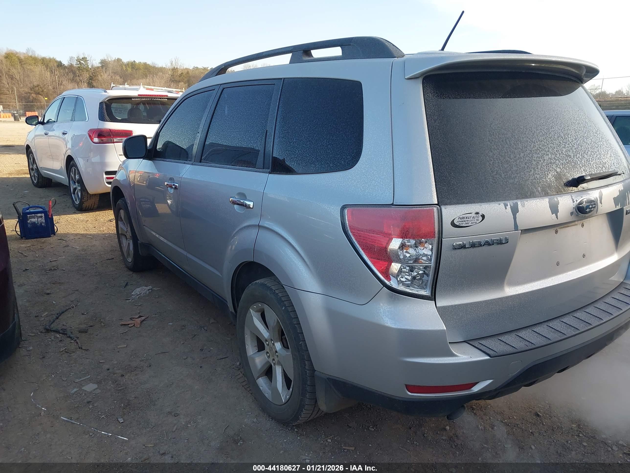 SUBARU FORESTER image 3
