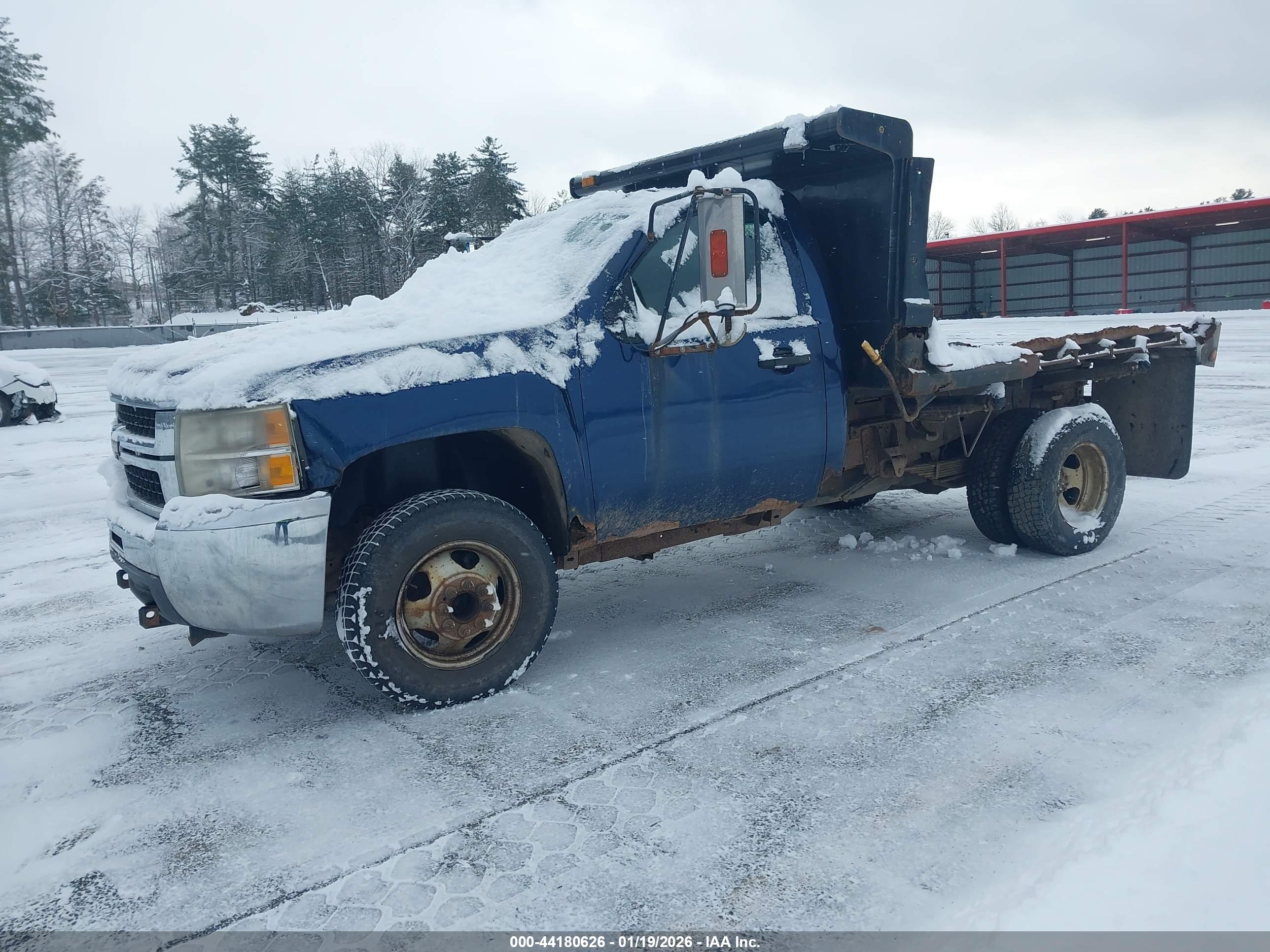 CHEVROLET SILVERADO image 2