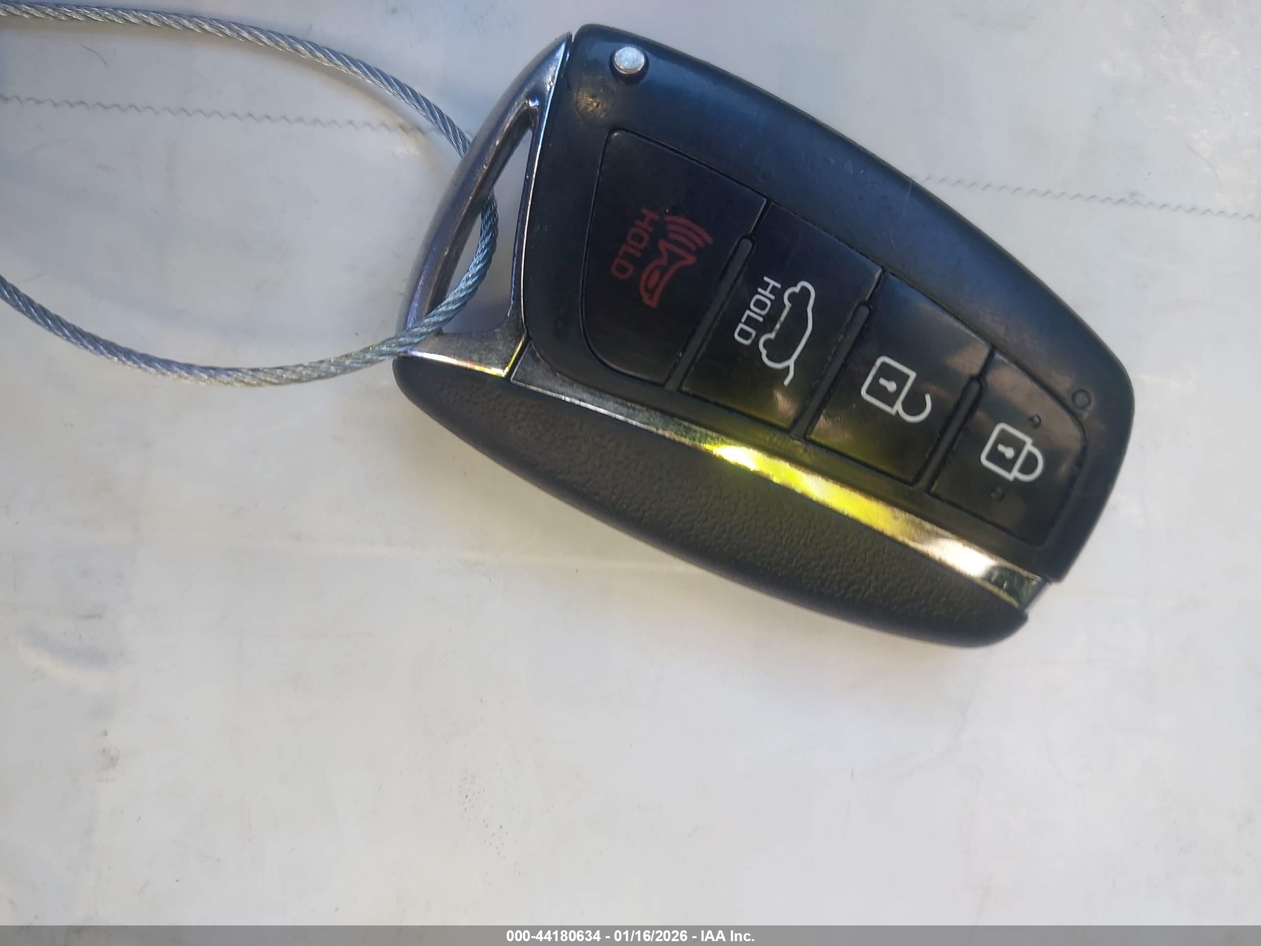 HYUNDAI SANTA image 11