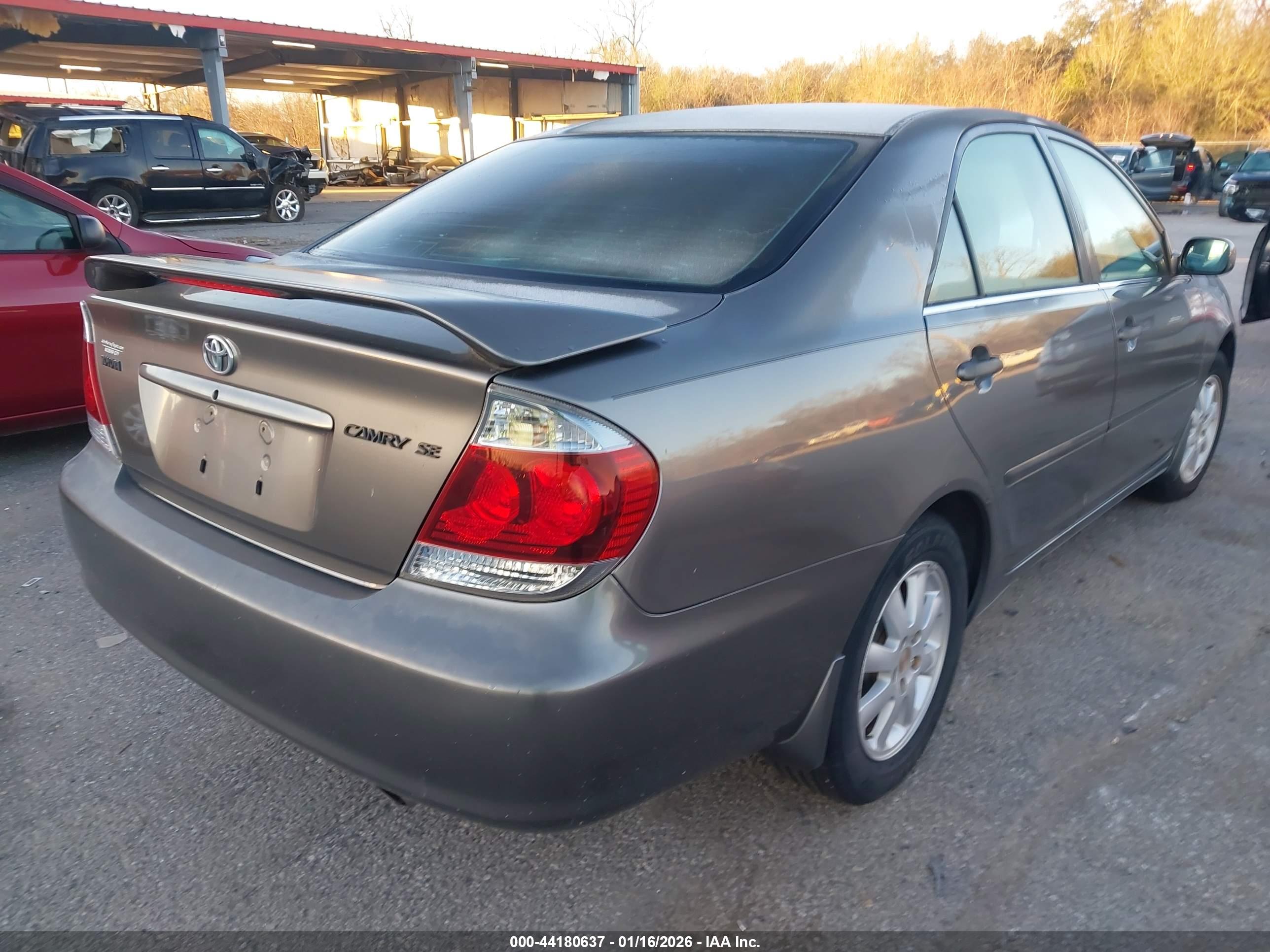TOYOTA CAMRY image 4