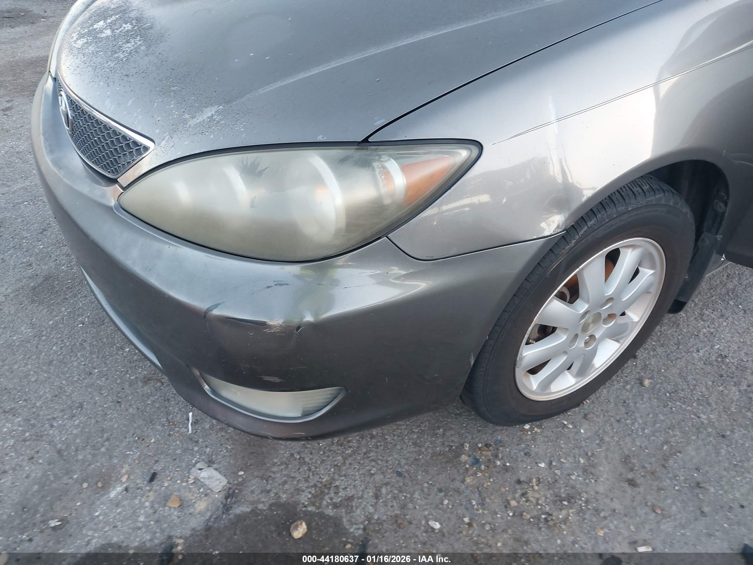 TOYOTA CAMRY image 6