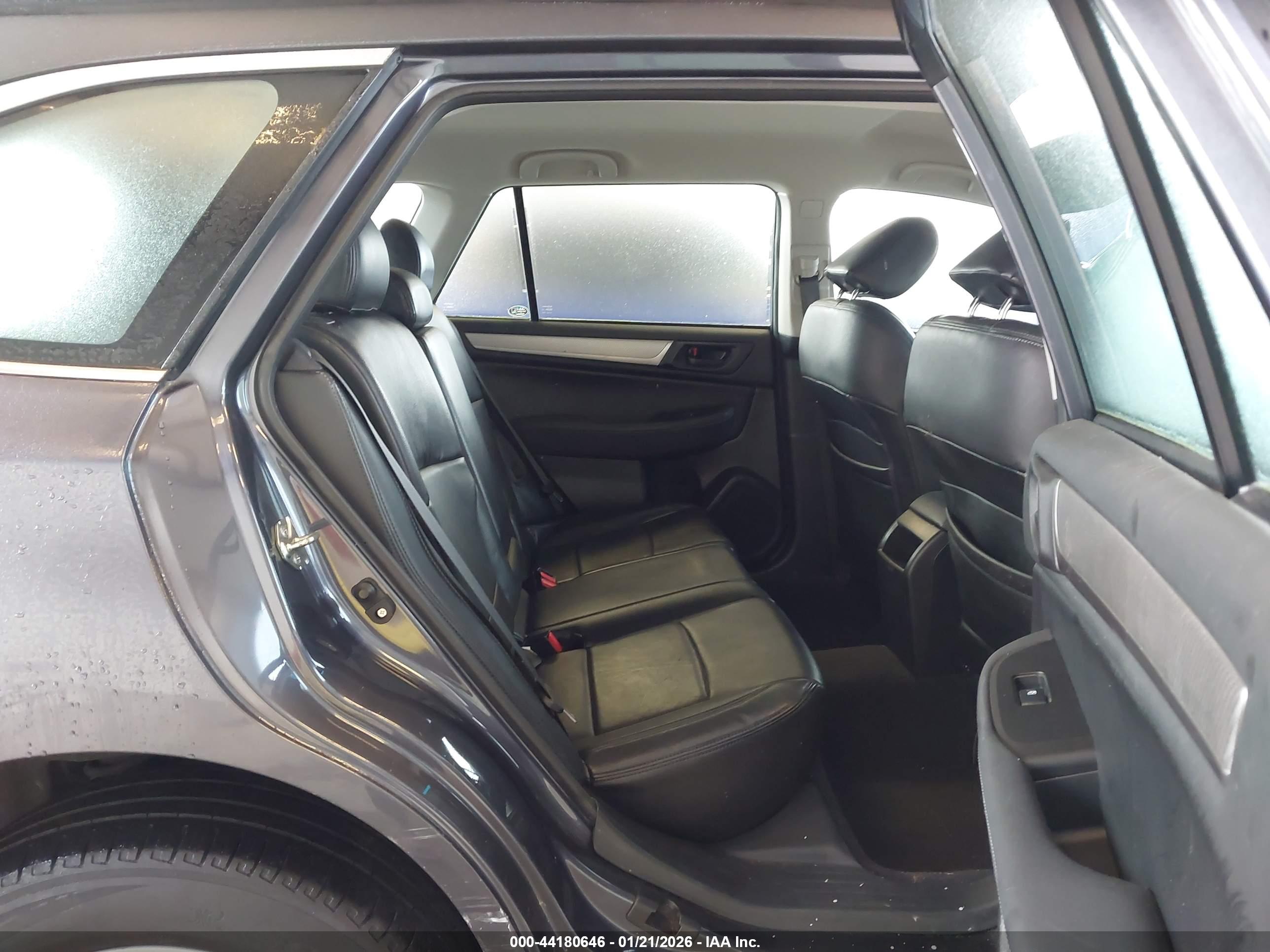 SUBARU OUTBACK image 8