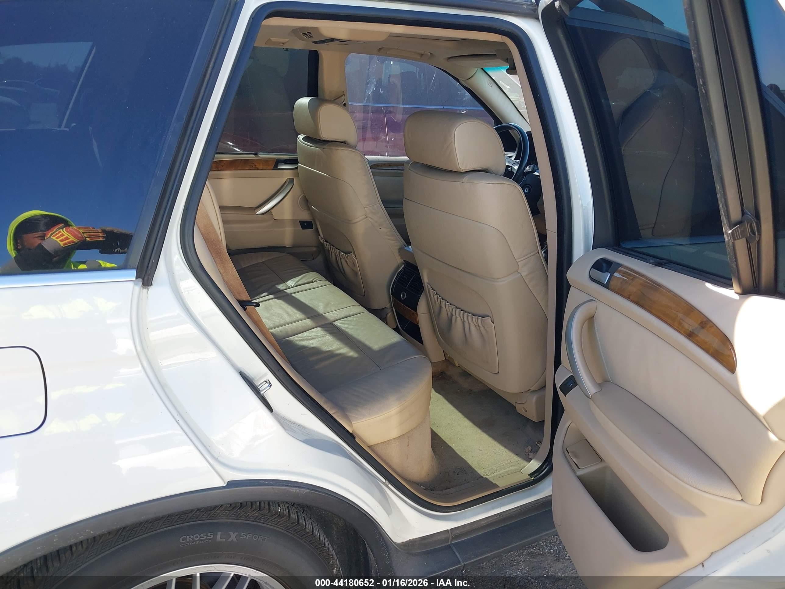 BMW X5 image 8