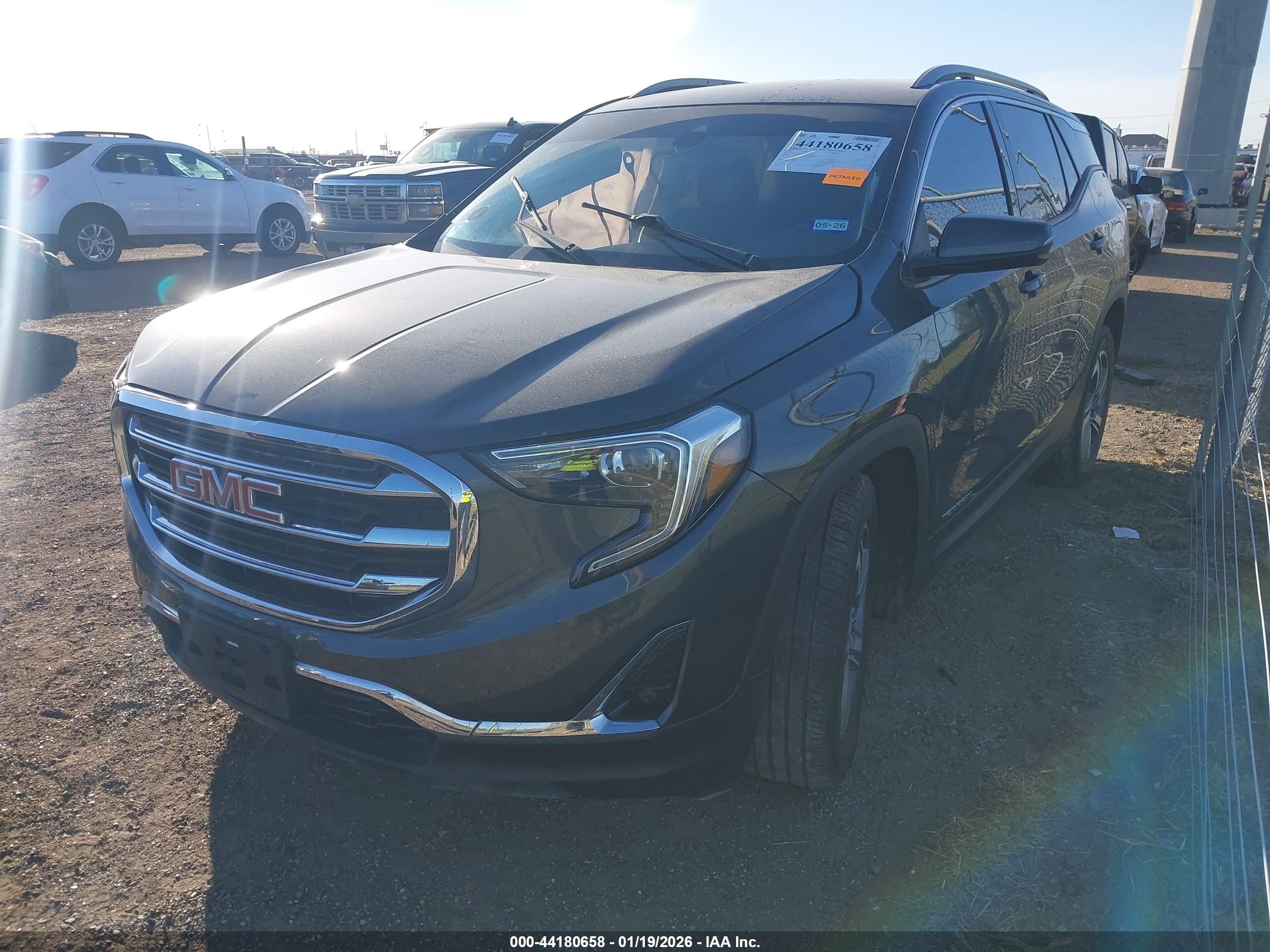 GMC TERRAIN image 2